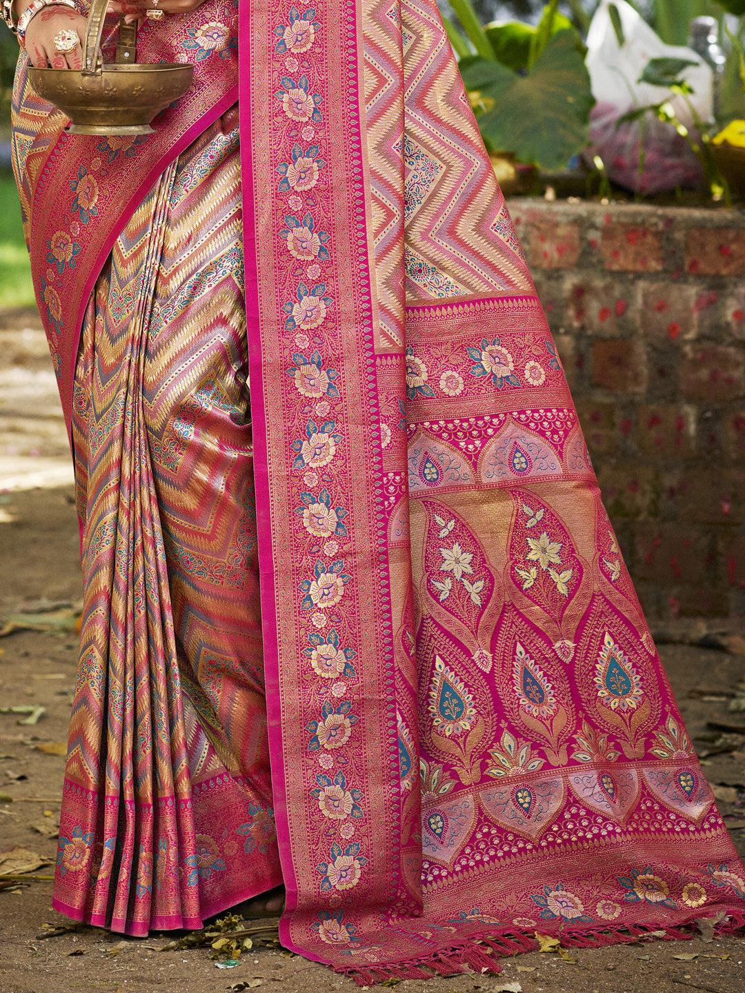 Sangam Prints Pink Silk Woven Work Traditional Saree - Distacart