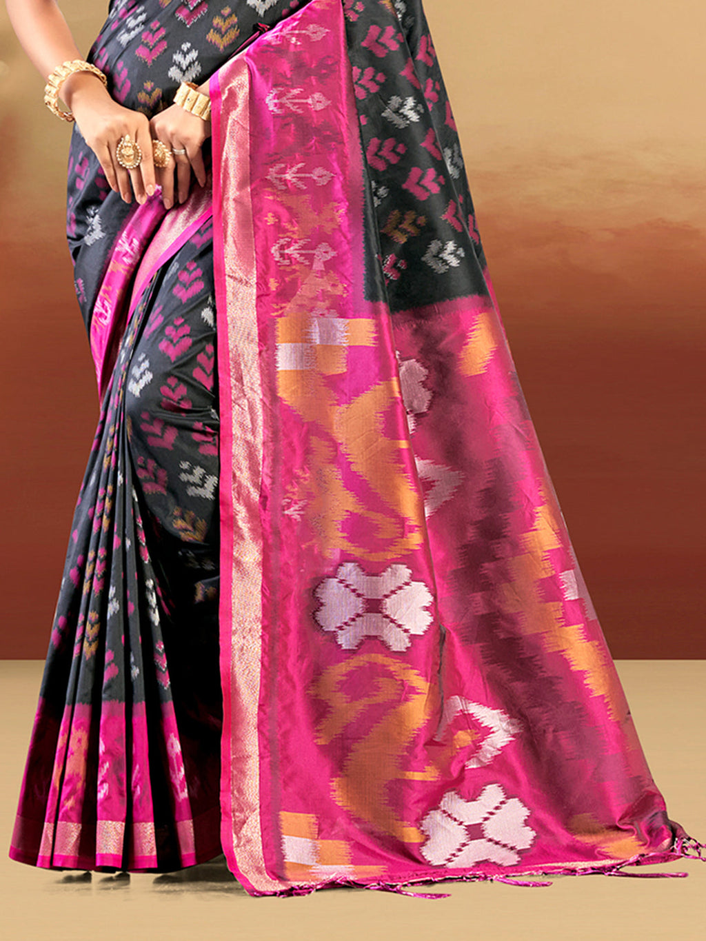 Sangam Prints Black And Magenta Silk Woven Work Traditional Saree - Distacart