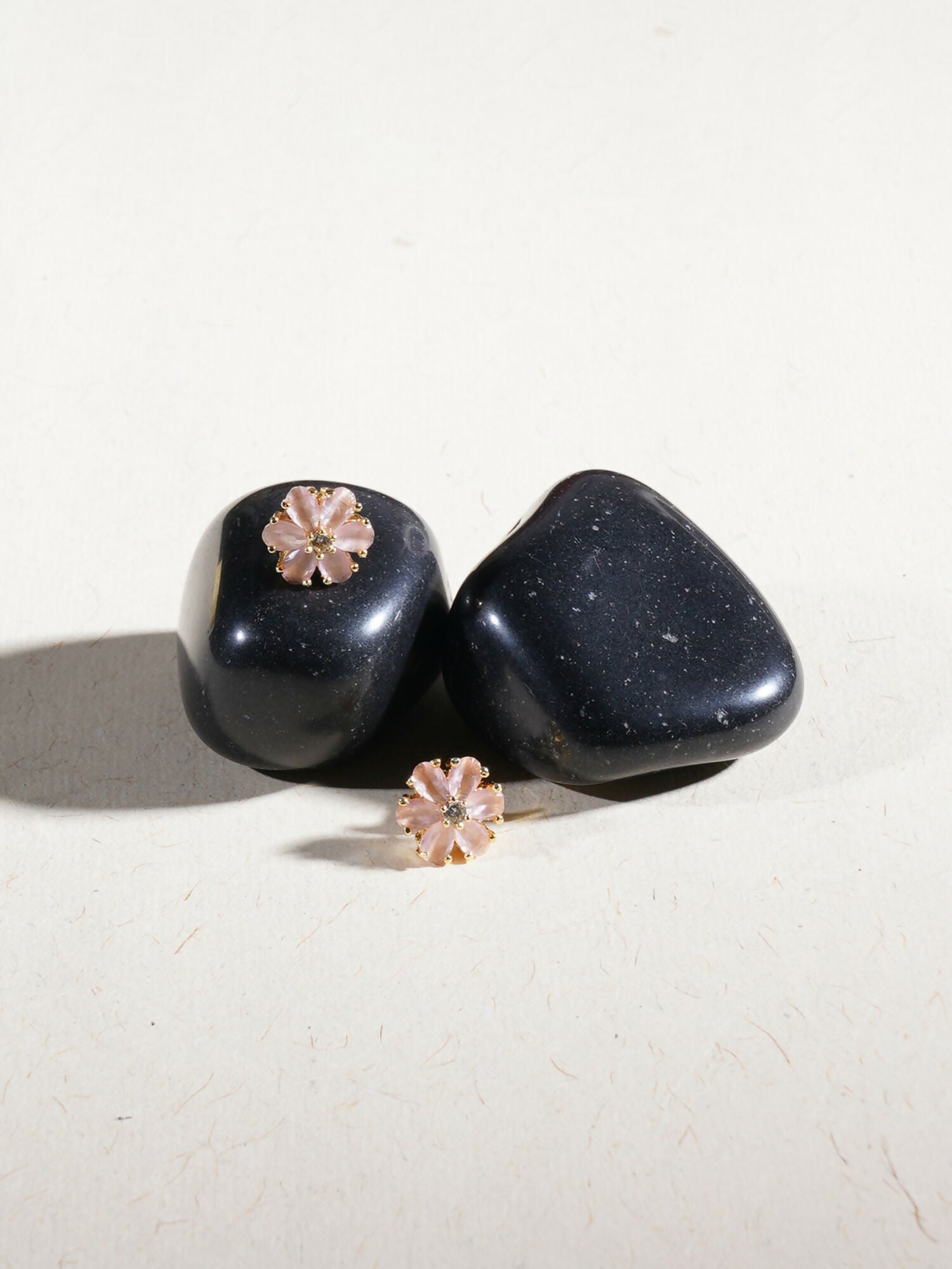 stone stud (peach) - Ruby Raang - Distacart