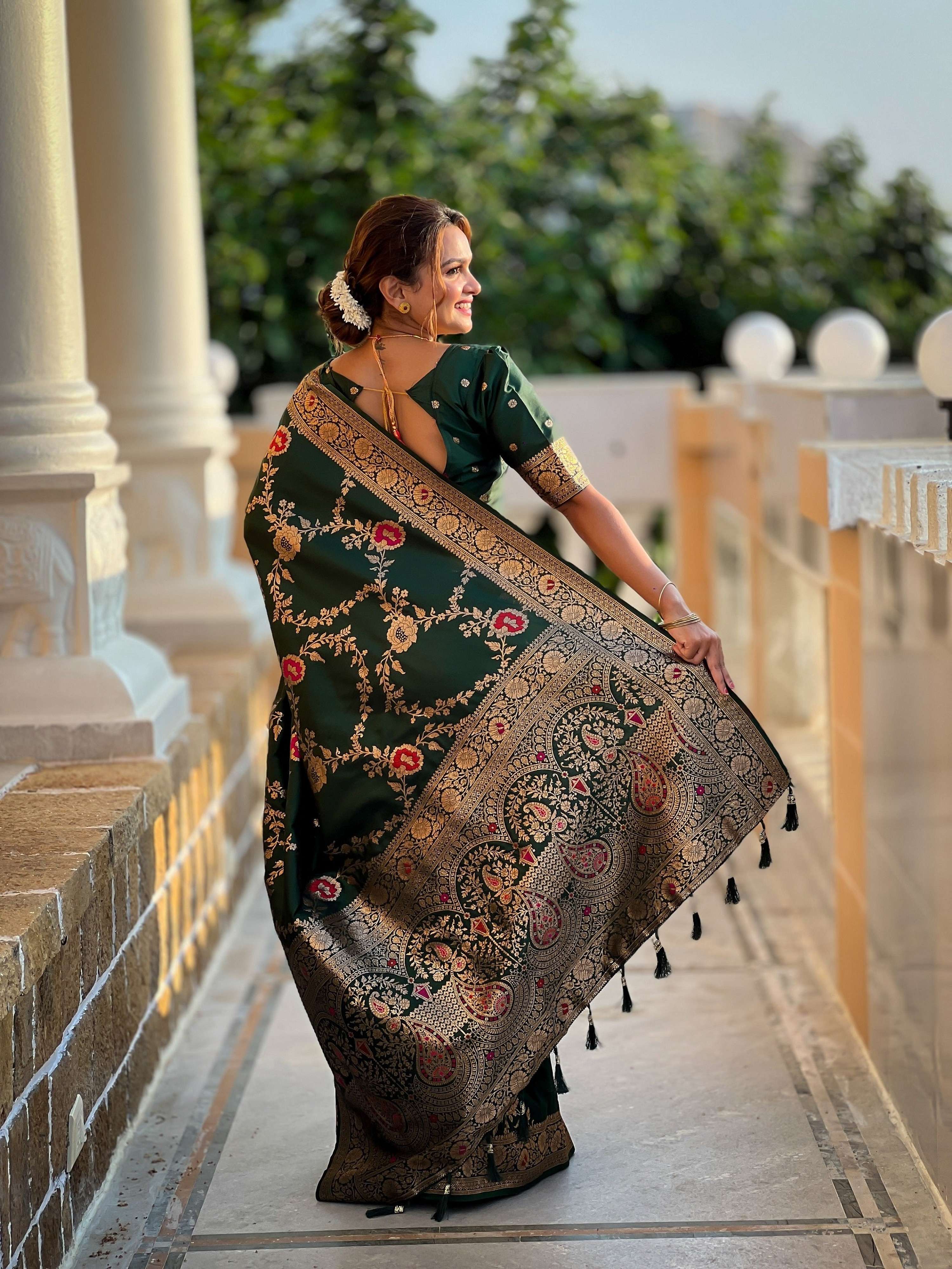 Vedant Vastram Soft Litchi Silk Banarasi Silk Jacquard Saree - Green