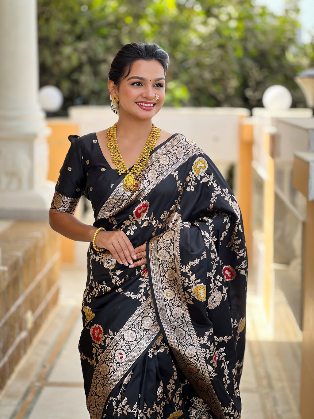 Vedant Vastram Soft Litchi Silk Banarasi Silk Jacquard Saree - Black