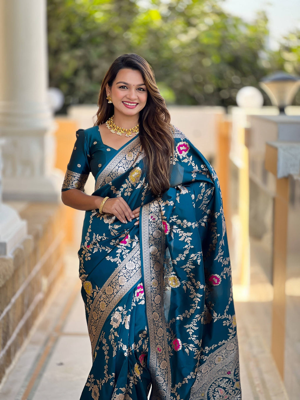 Vedant Vastram Soft Litchi Silk Banarasi Silk Jacquard Saree - Morpich