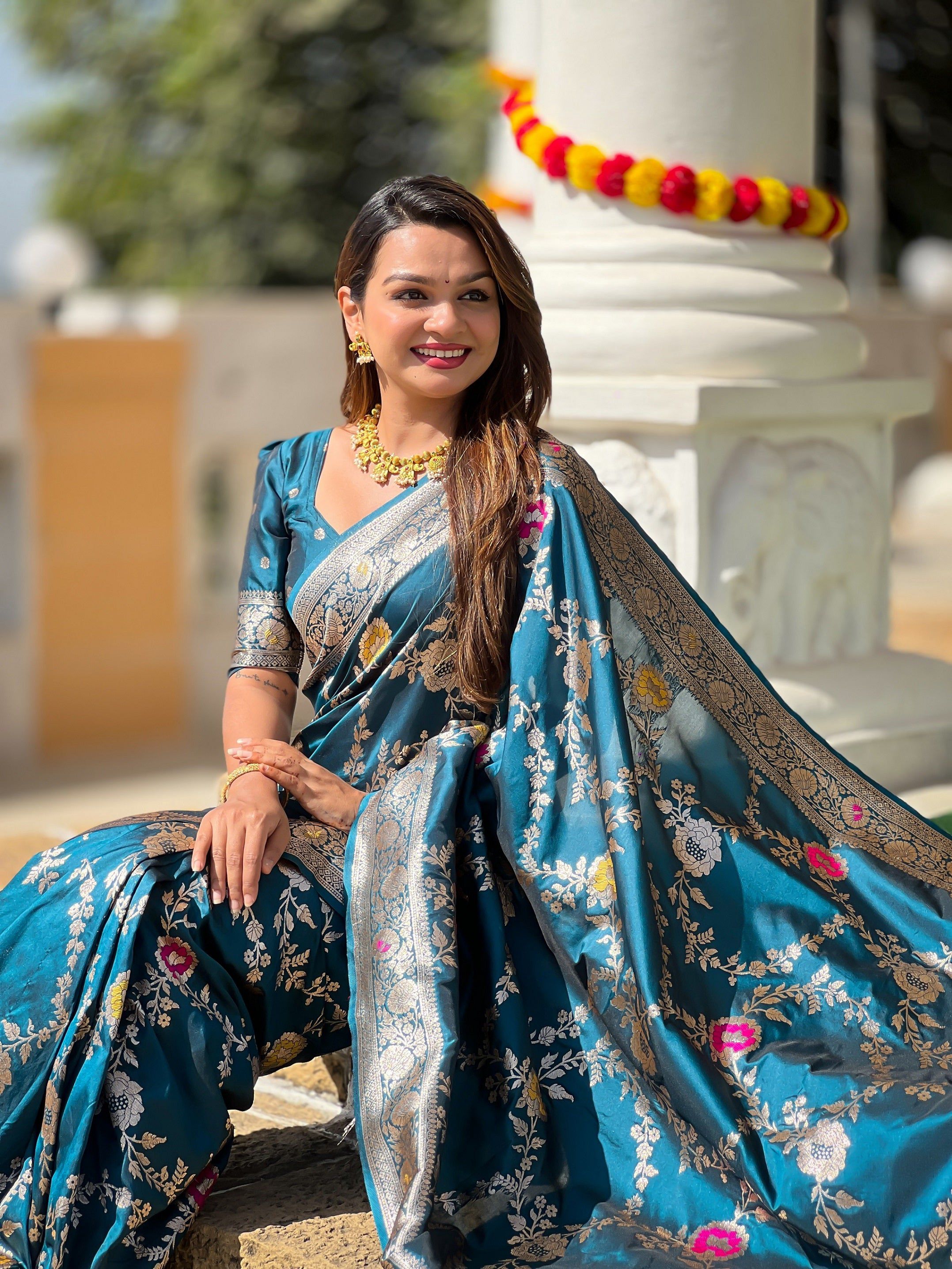 Vedant Vastram Soft Litchi Silk Banarasi Silk Jacquard Saree - Morpich