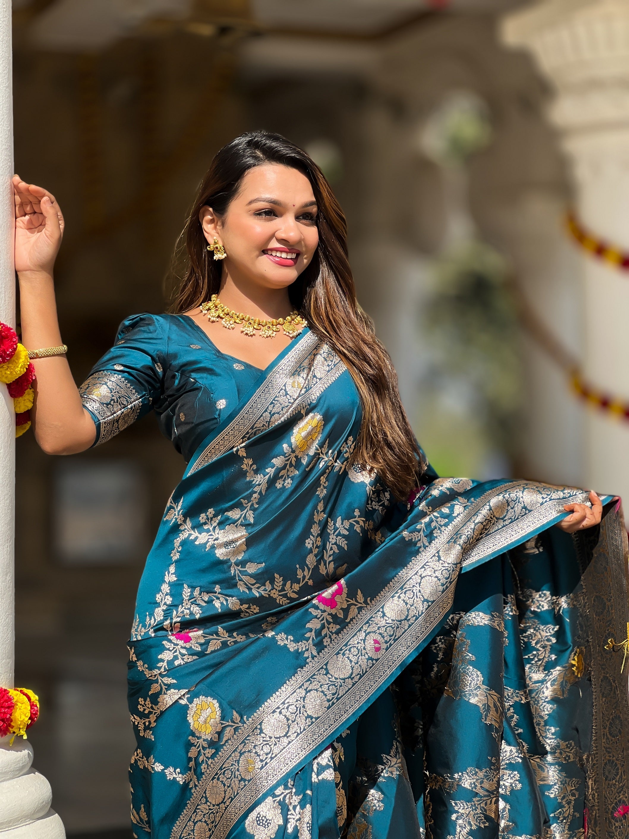 Vedant Vastram Soft Litchi Silk Banarasi Silk Jacquard Saree - Morpich
