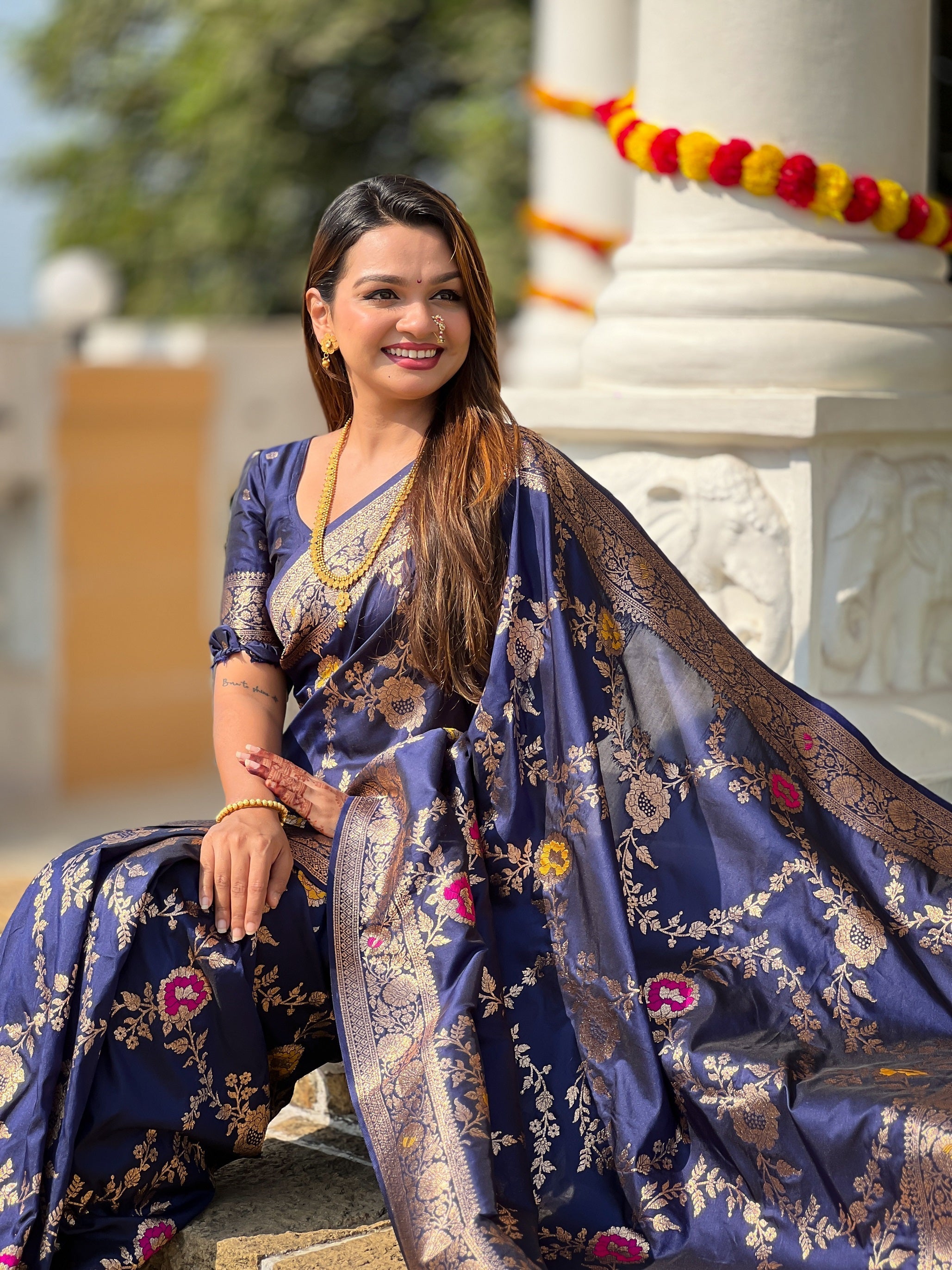 Vedant Vastram Soft Litchi Silk Banarasi Silk Jacquard Saree - Navy Blue