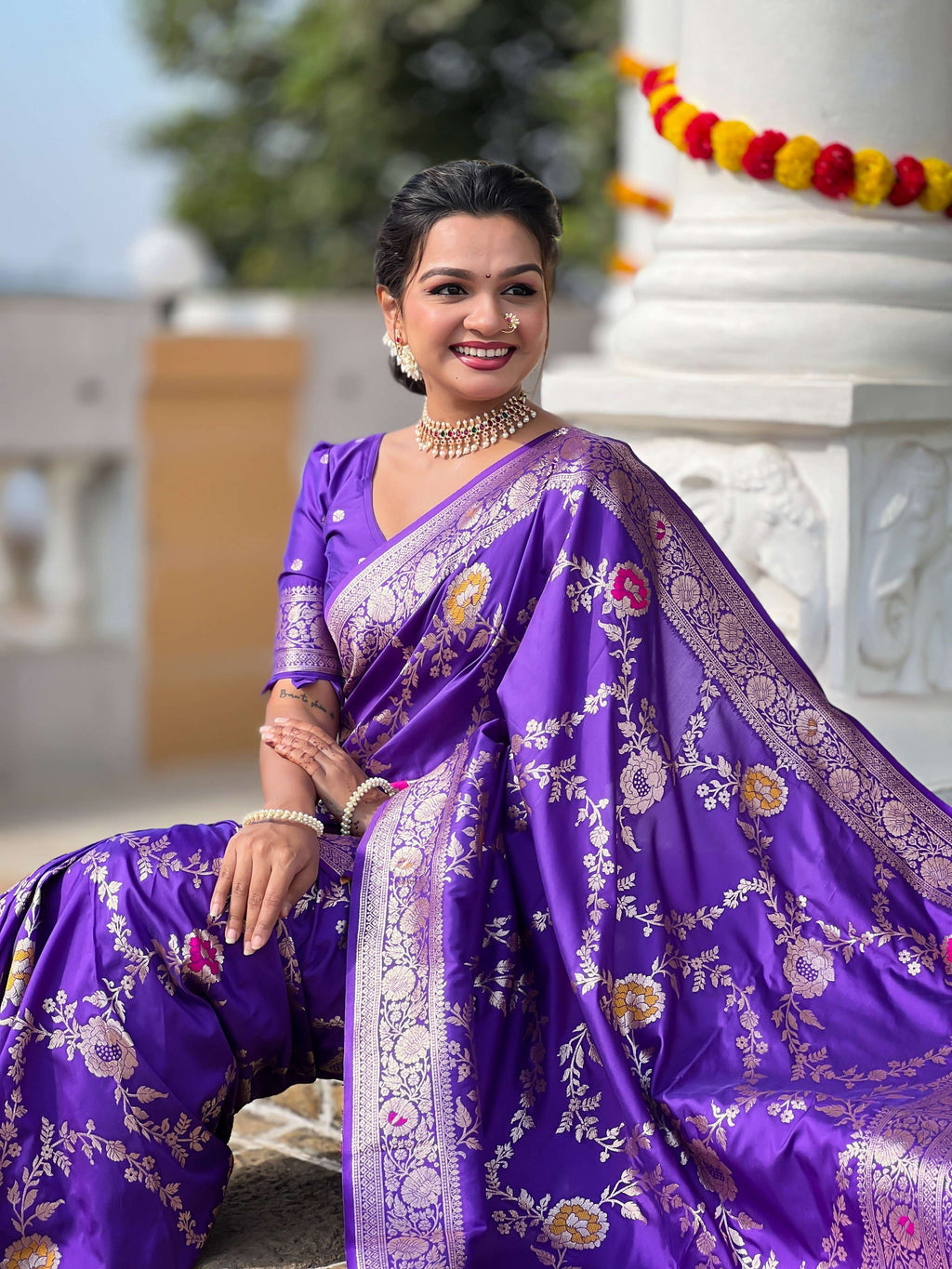 Vedant Vastram Soft Litchi Silk Banarasi Silk Jacquard Saree - Violet
