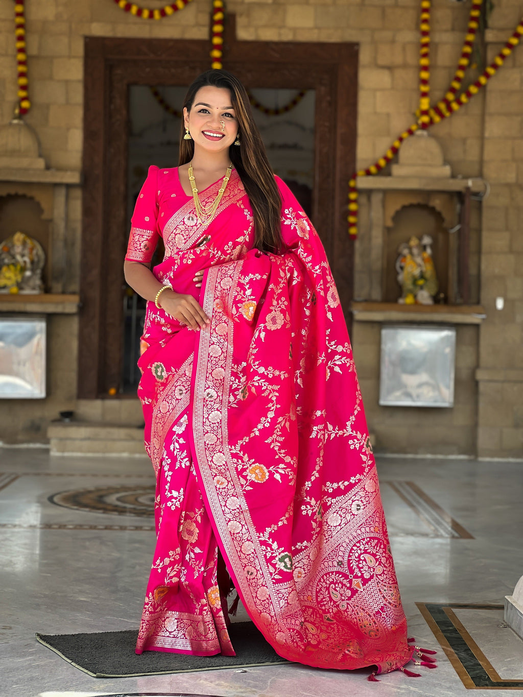 Vedant Vastram Soft Litchi Silk Banarasi Silk Jacquard Saree - Rani