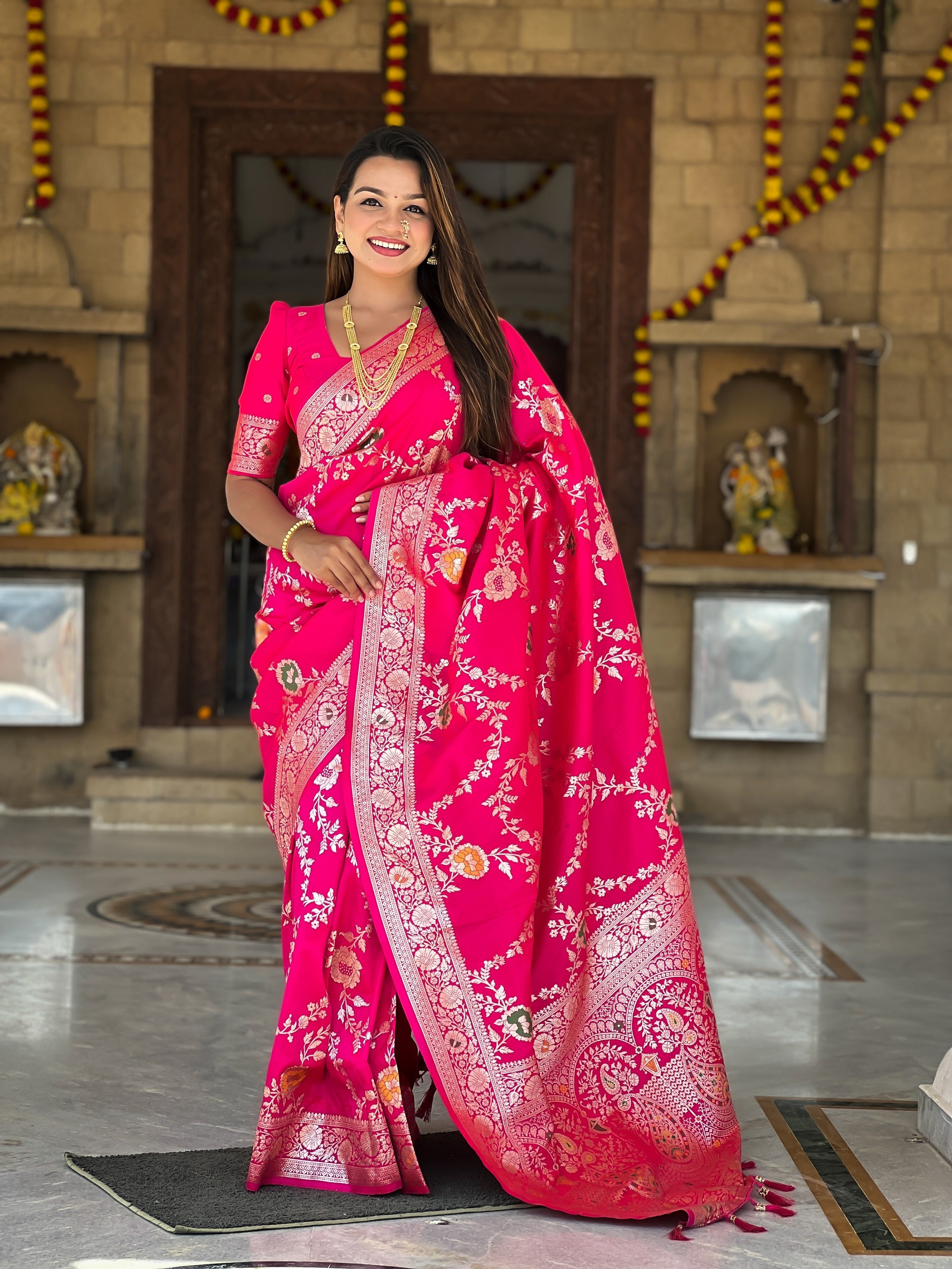 Vedant Vastram Soft Litchi Silk Banarasi Silk Jacquard Saree - Rani