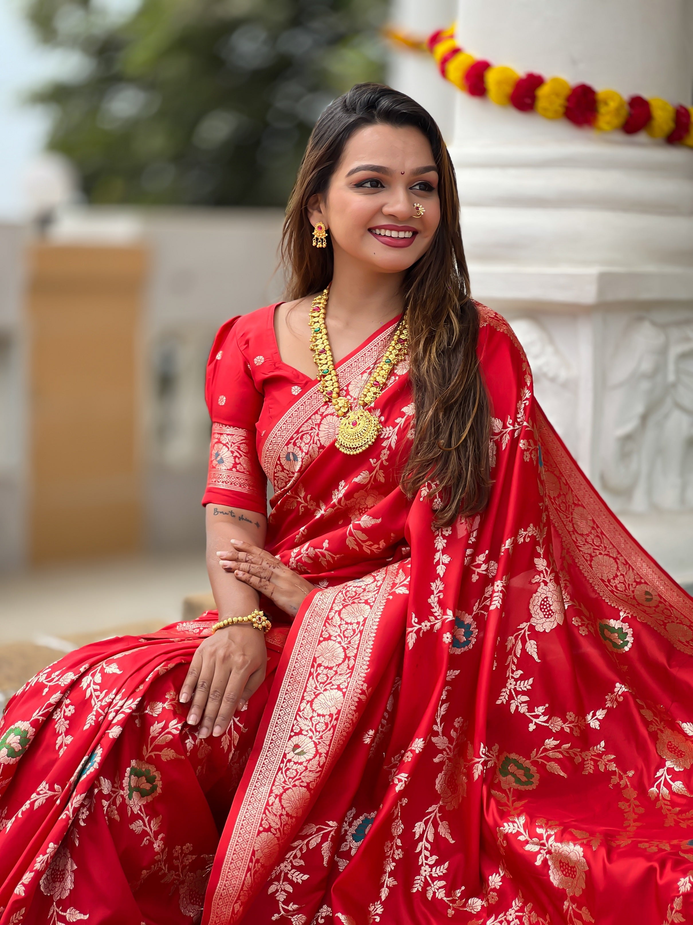 Vedant Vastram Soft Litchi Silk Banarasi Silk Jacquard Saree - Red