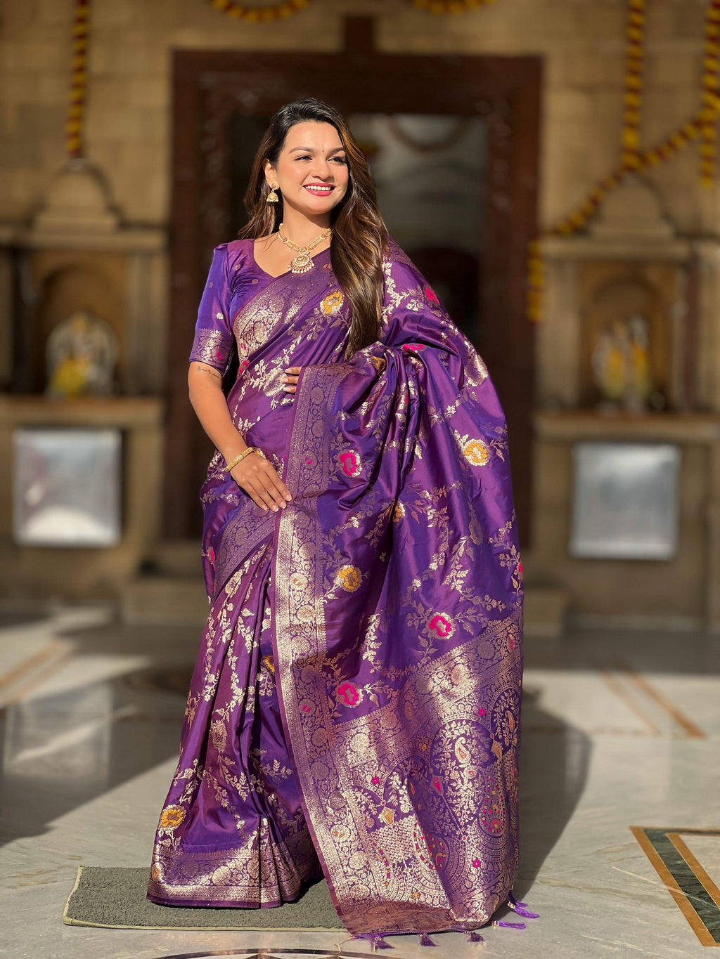 Vedant Vastram Soft Litchi Silk Banarasi Silk Jacquard Saree - Wine