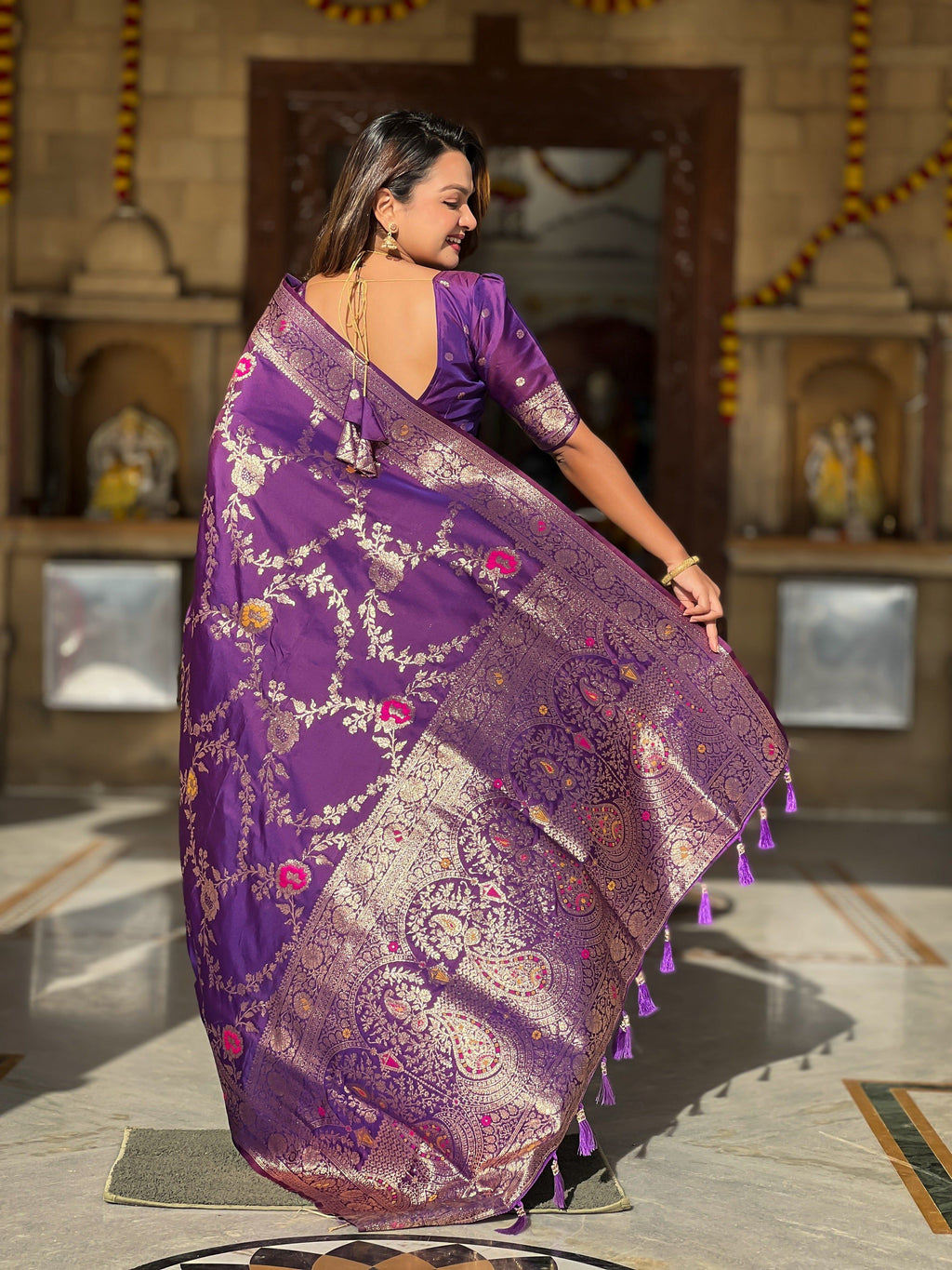 Vedant Vastram Soft Litchi Silk Banarasi Silk Jacquard Saree - Wine