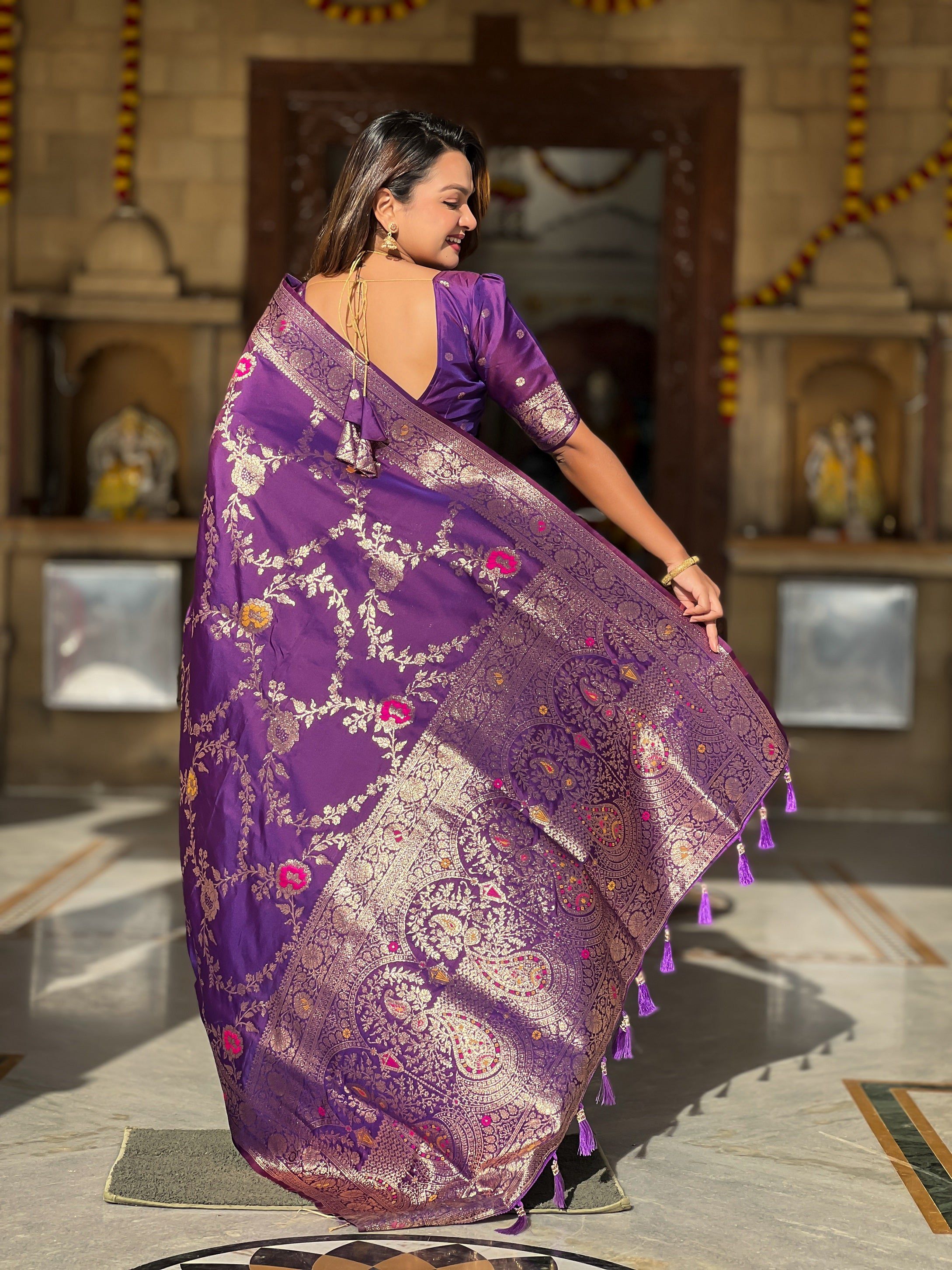 Vedant Vastram Soft Litchi Silk Banarasi Silk Jacquard Saree - Wine