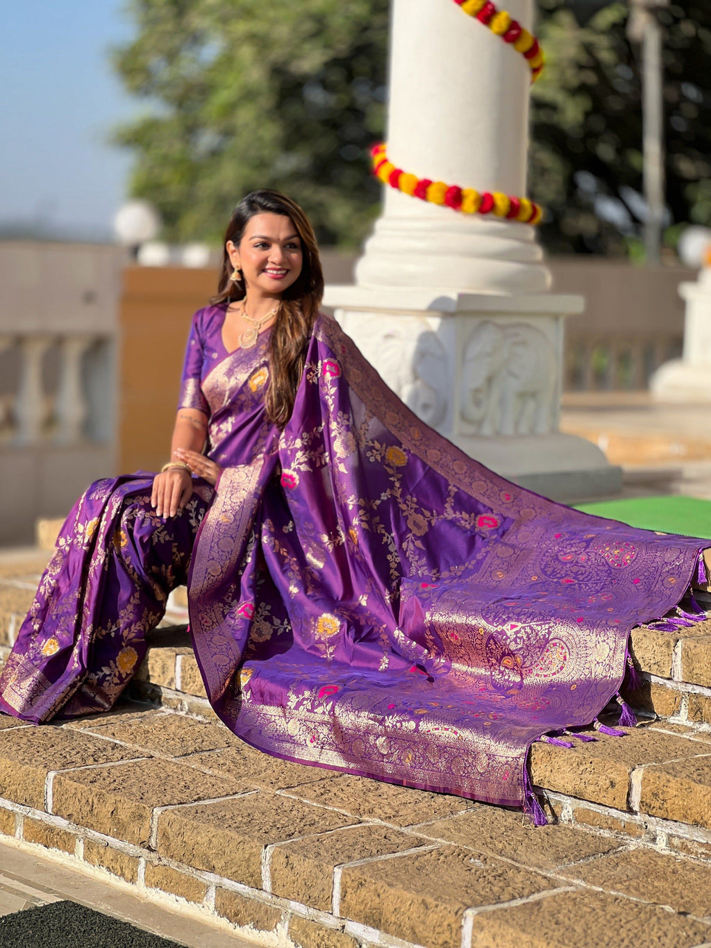 Vedant Vastram Soft Litchi Silk Banarasi Silk Jacquard Saree - Wine