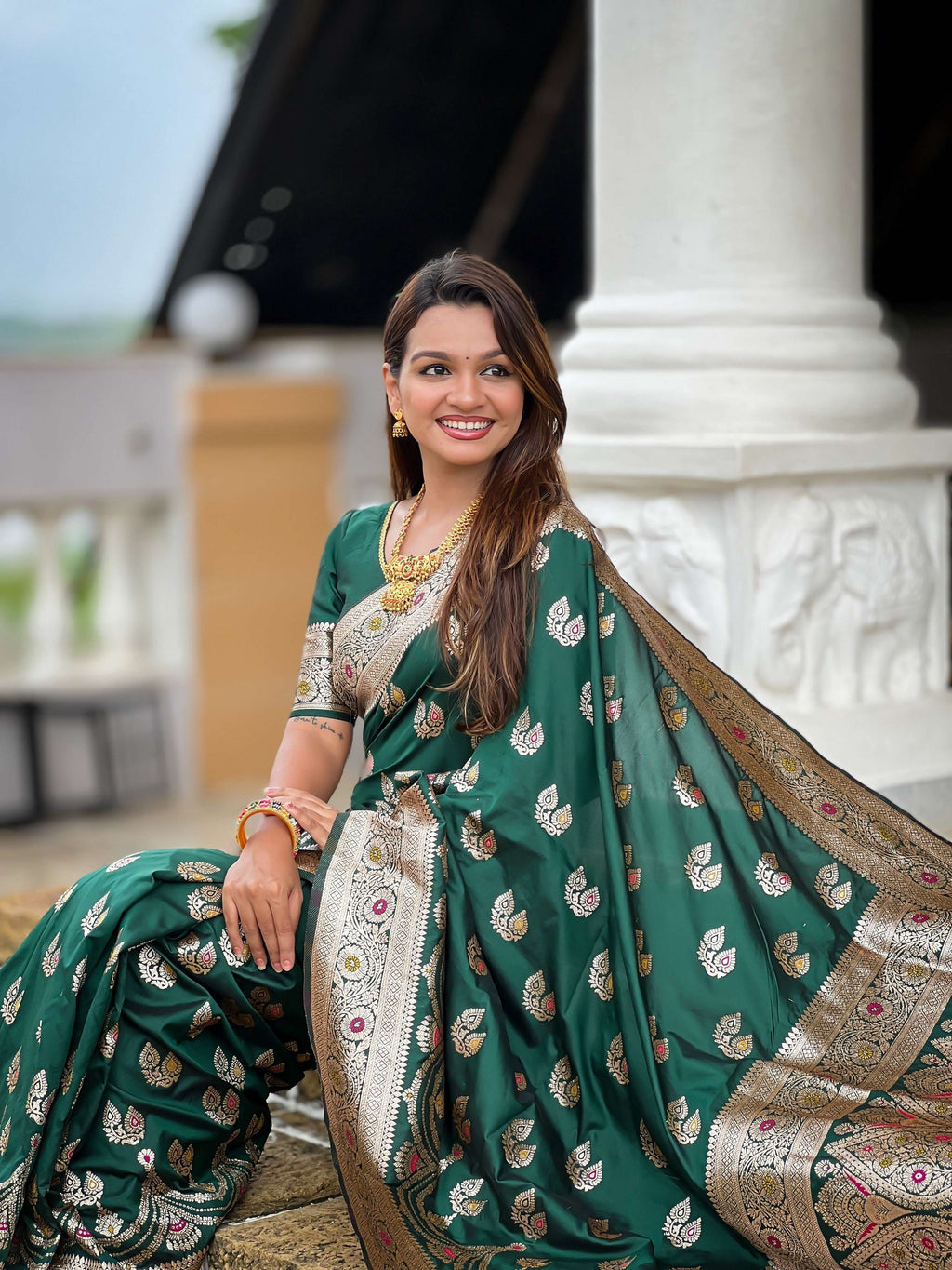 Vedant Vastram Soft Litchi Silk Banarasi Silk Jacquard Saree - Green