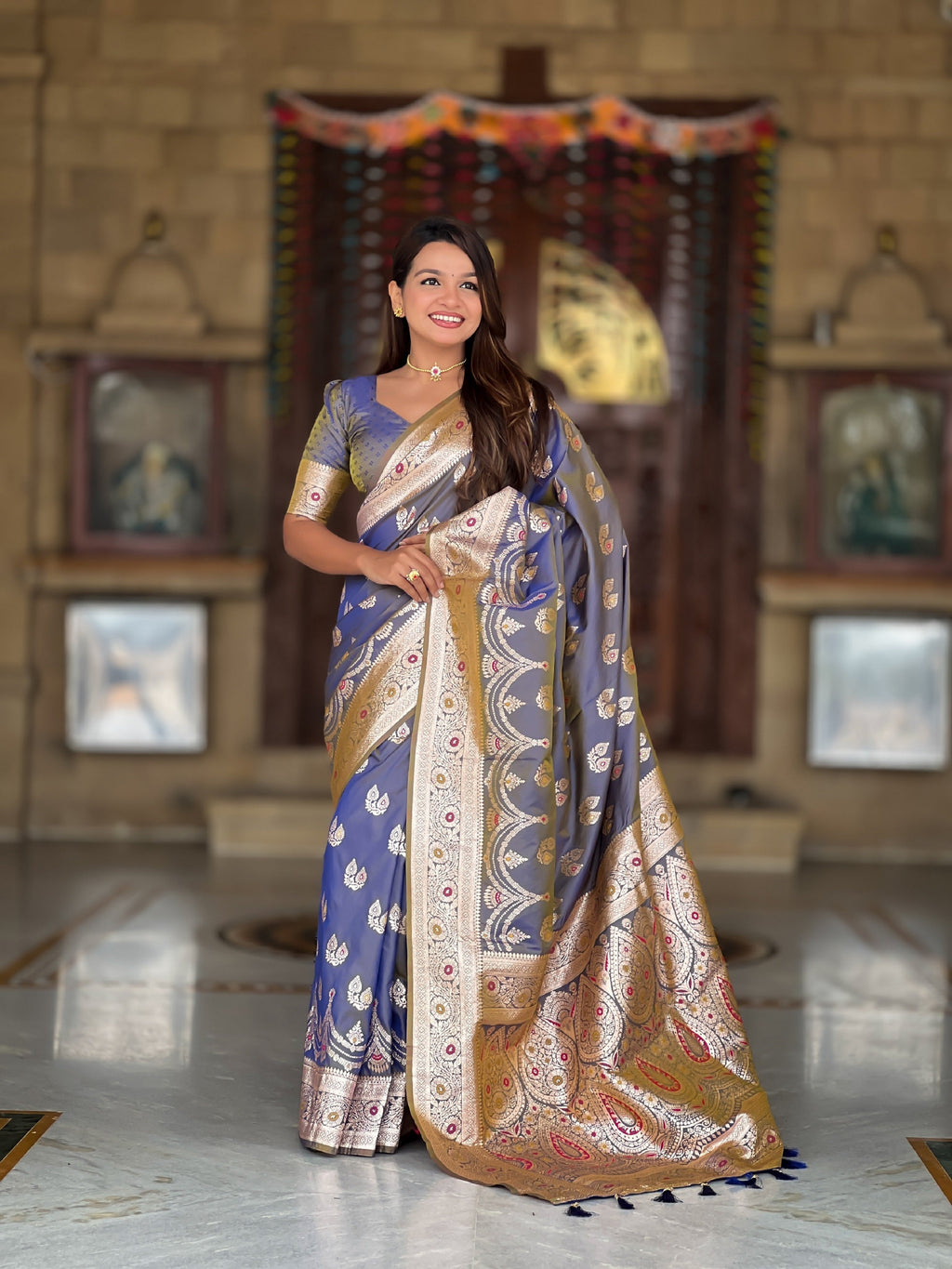 Vedant Vastram Soft Litchi Silk Banarasi Silk Jacquard Saree - Grey
