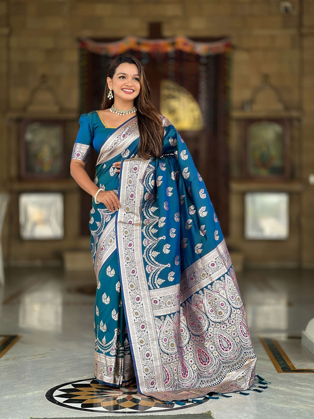 Vedant Vastram Soft Litchi Silk Banarasi Silk Jacquard Saree - Morpich