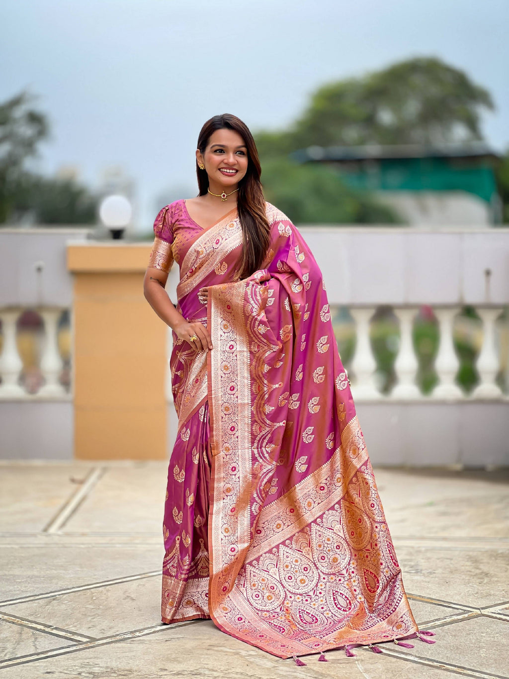 Vedant Vastram Soft Litchi Silk Banarasi Silk Jacquard Saree - Purple