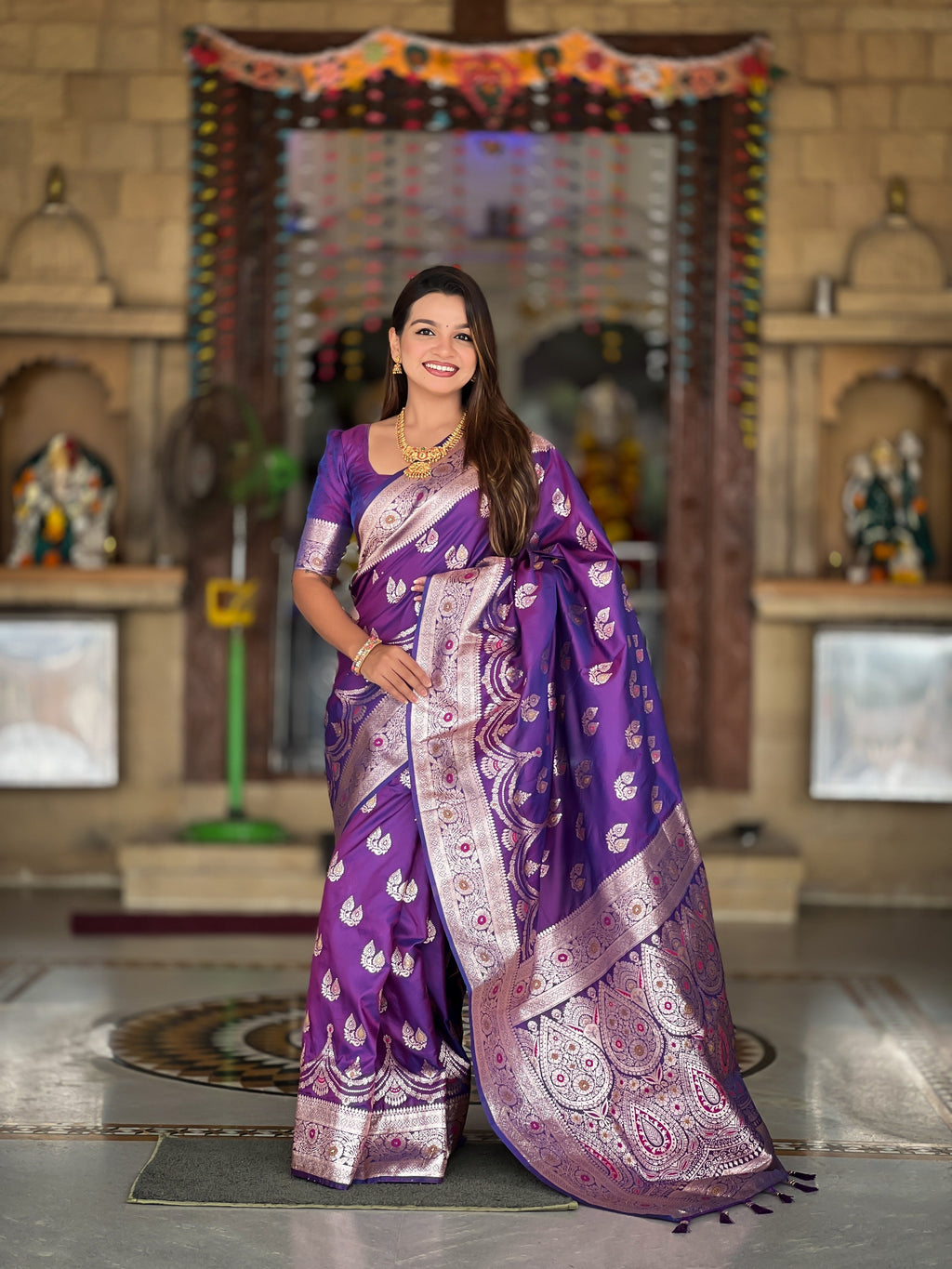 Vedant Vastram Soft Litchi Silk Banarasi Silk Jacquard Saree - Violet