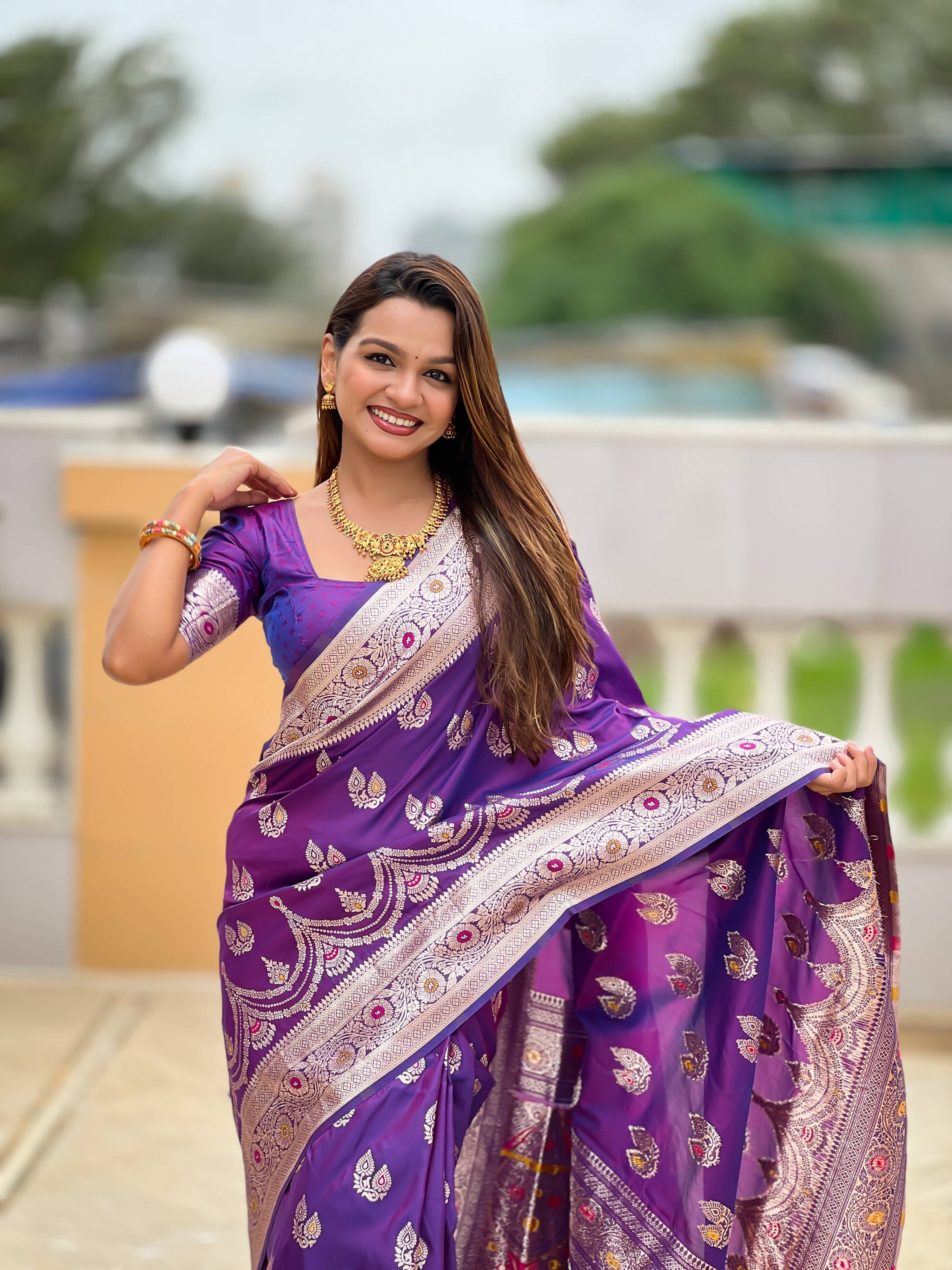Vedant Vastram Soft Litchi Silk Banarasi Silk Jacquard Saree - Violet