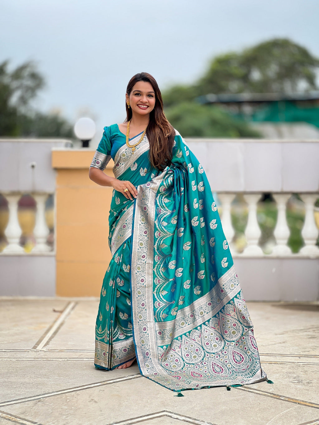 Vedant Vastram Soft Litchi Silk Banarasi Silk Jacquard Saree - Rama