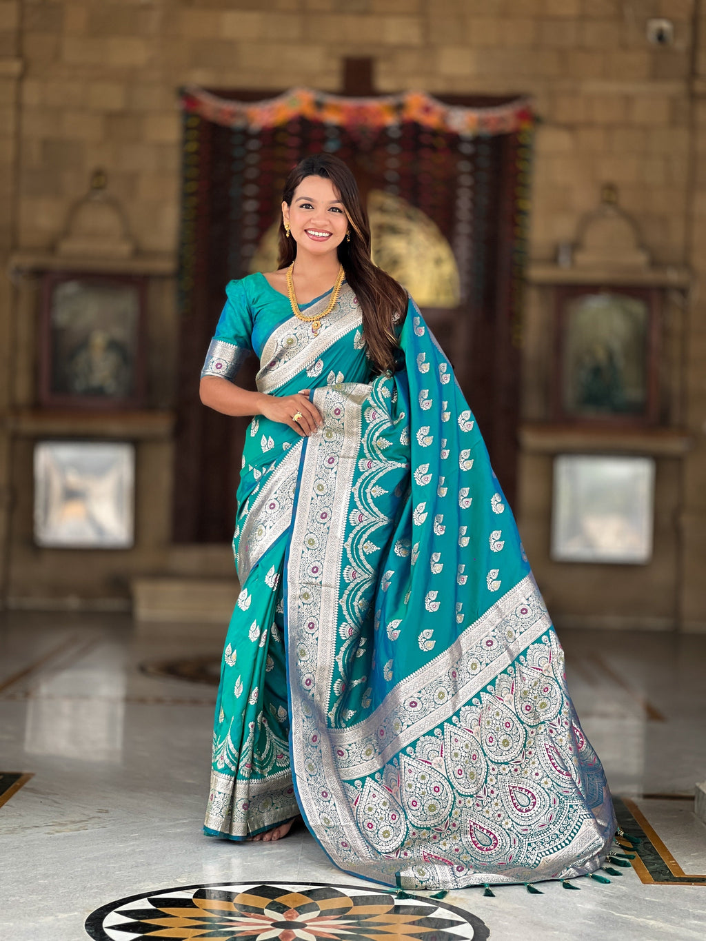 Vedant Vastram Soft Litchi Silk Banarasi Silk Jacquard Saree - Rama
