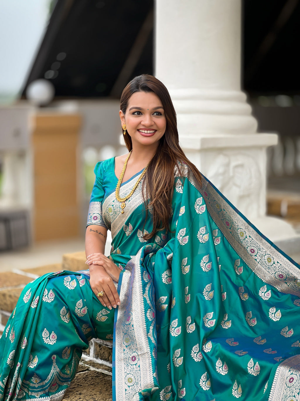 Vedant Vastram Soft Litchi Silk Banarasi Silk Jacquard Saree - Rama