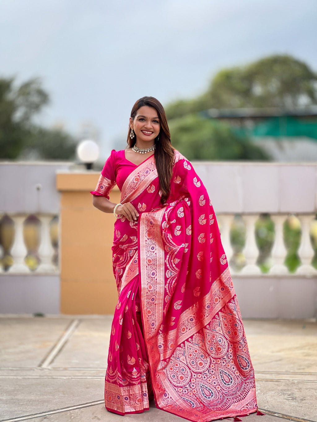 Vedant Vastram Soft Litchi Silk Banarasi Silk Jacquard Saree - Pink