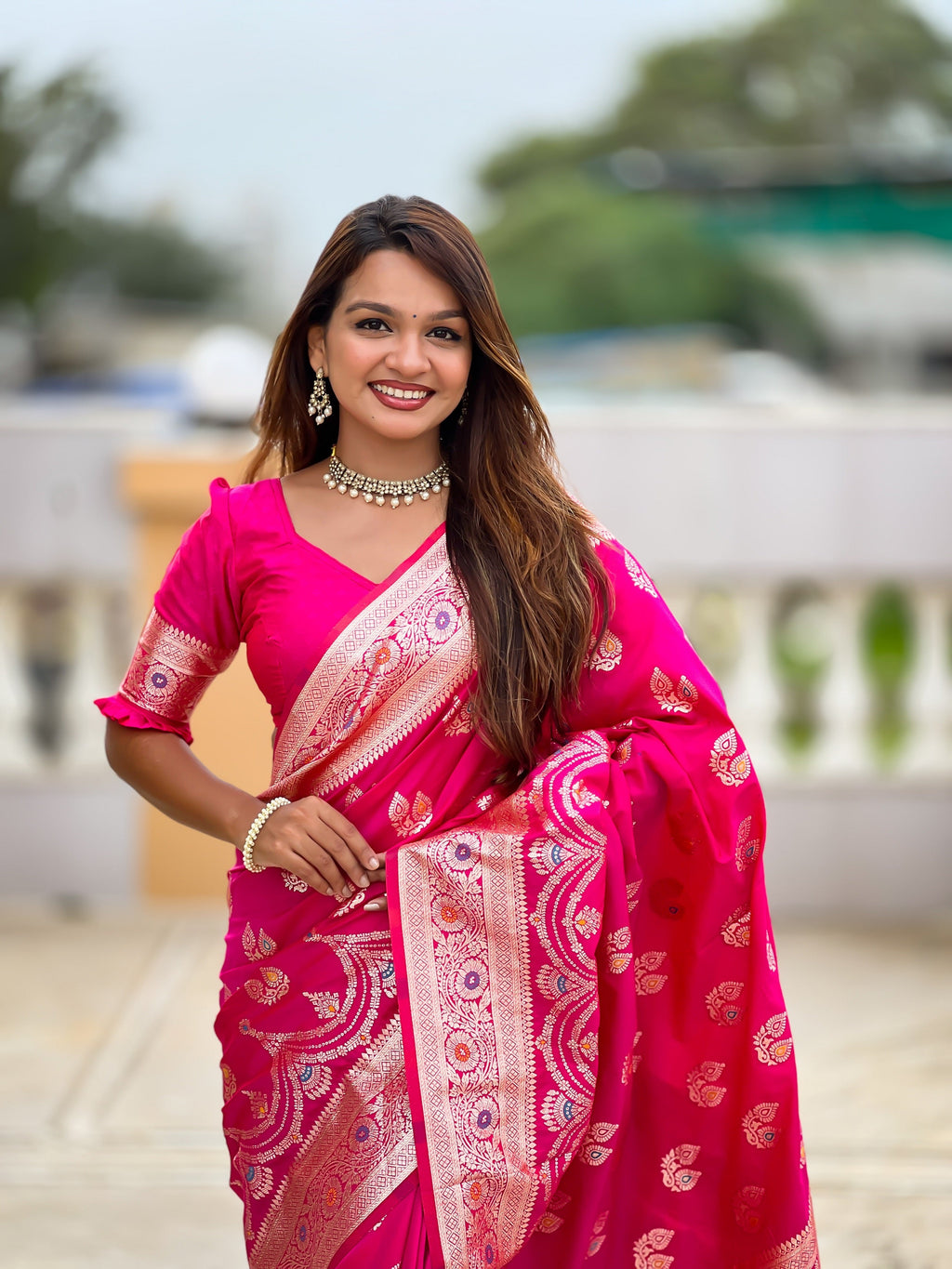 Vedant Vastram Soft Litchi Silk Banarasi Silk Jacquard Saree - Pink