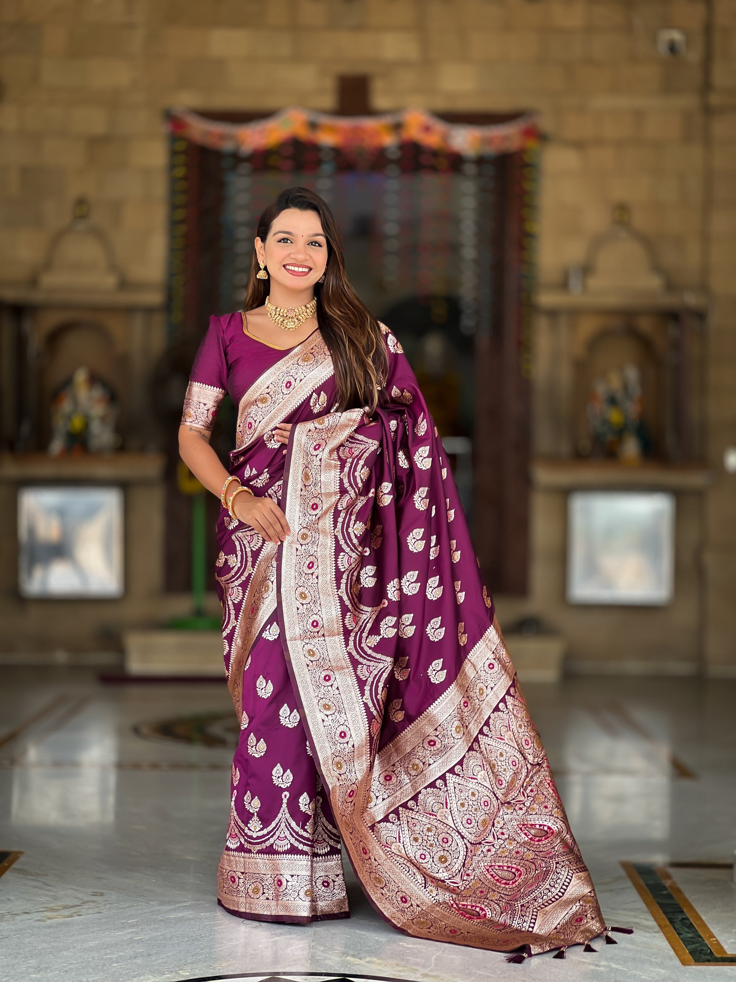 Vedant Vastram Soft Litchi Silk Banarasi Silk Jacquard Saree - Wine