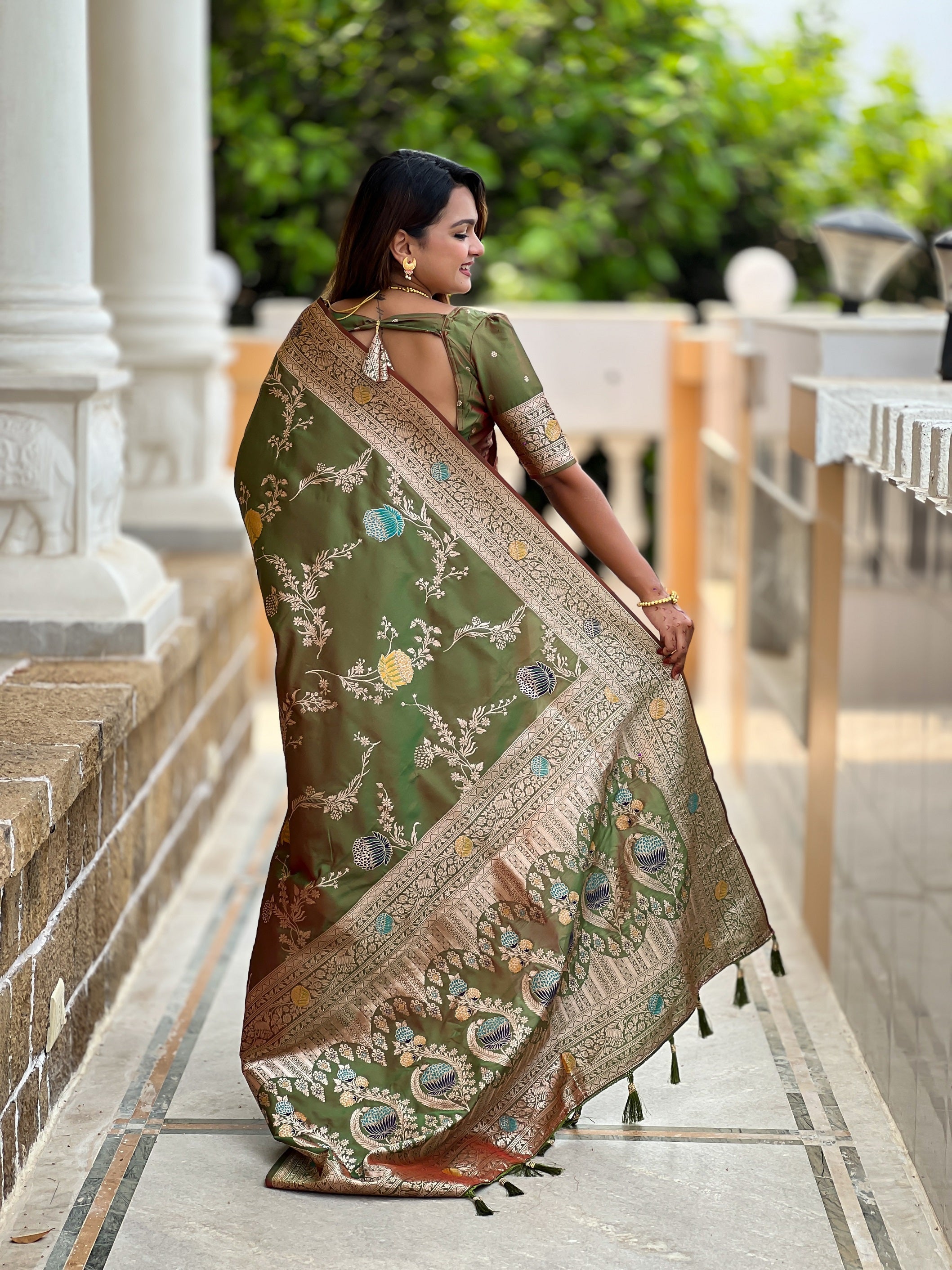 Vedant Vastram Soft Litchi Silk Banarasi Silk Jacquard Saree - Mahendi