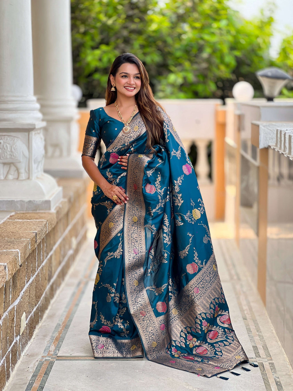 Vedant Vastram Soft Litchi Silk Banarasi Silk Jacquard Saree - Morpich