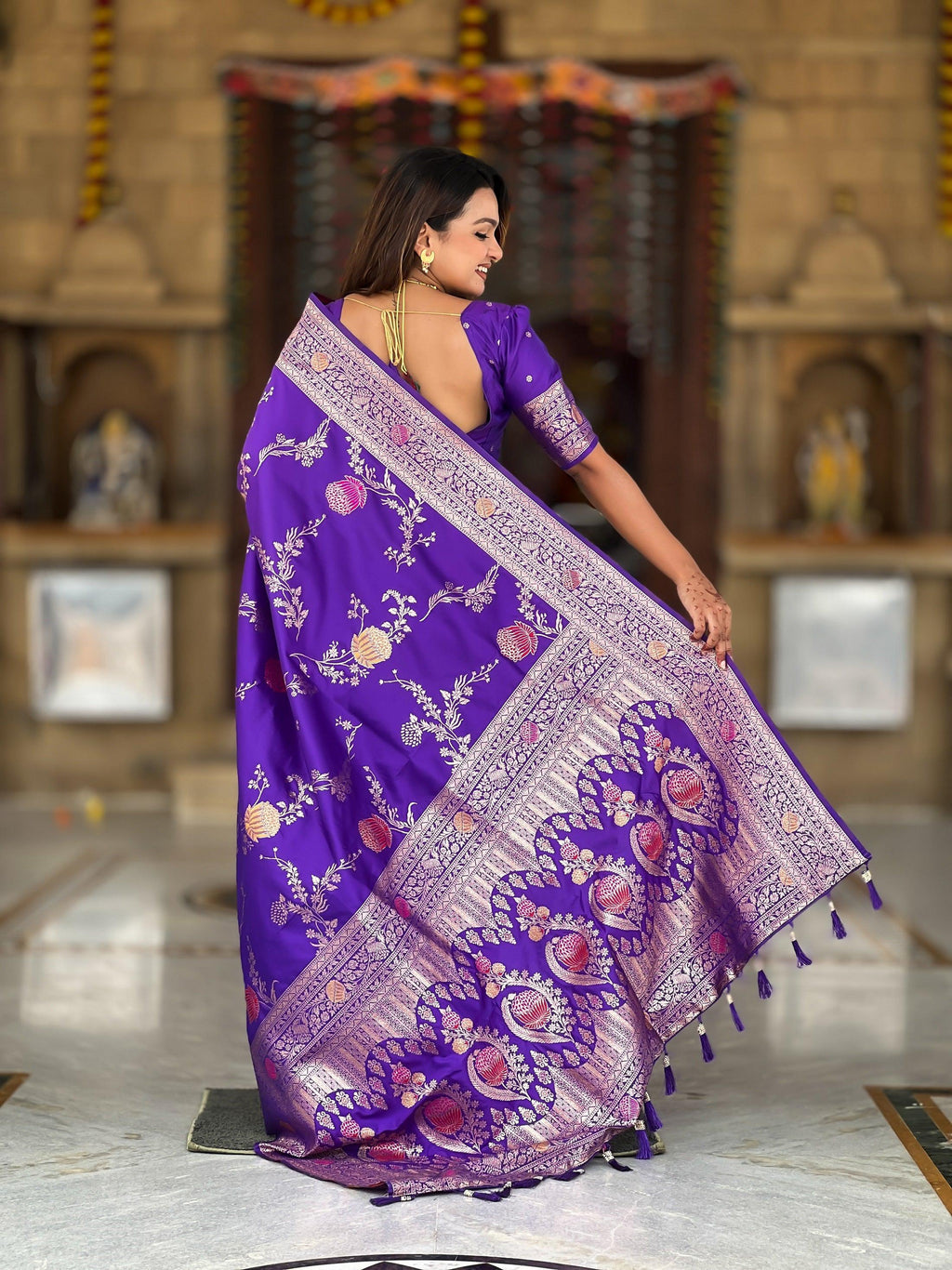 Vedant Vastram Soft Litchi Silk Banarasi Silk Jacquard Saree - Violet