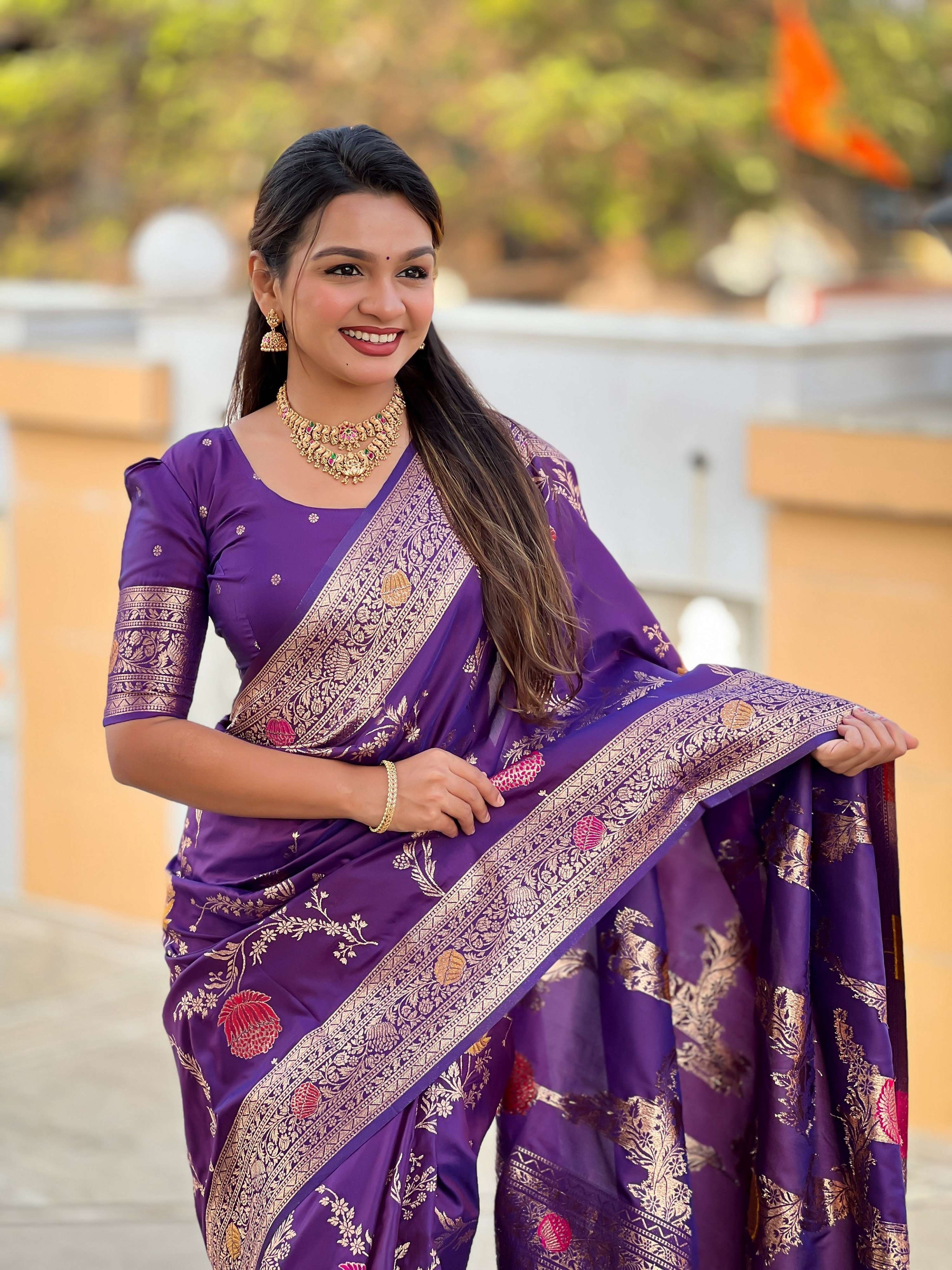 Vedant Vastram Soft Litchi Silk Banarasi Silk Jacquard Saree - Wine