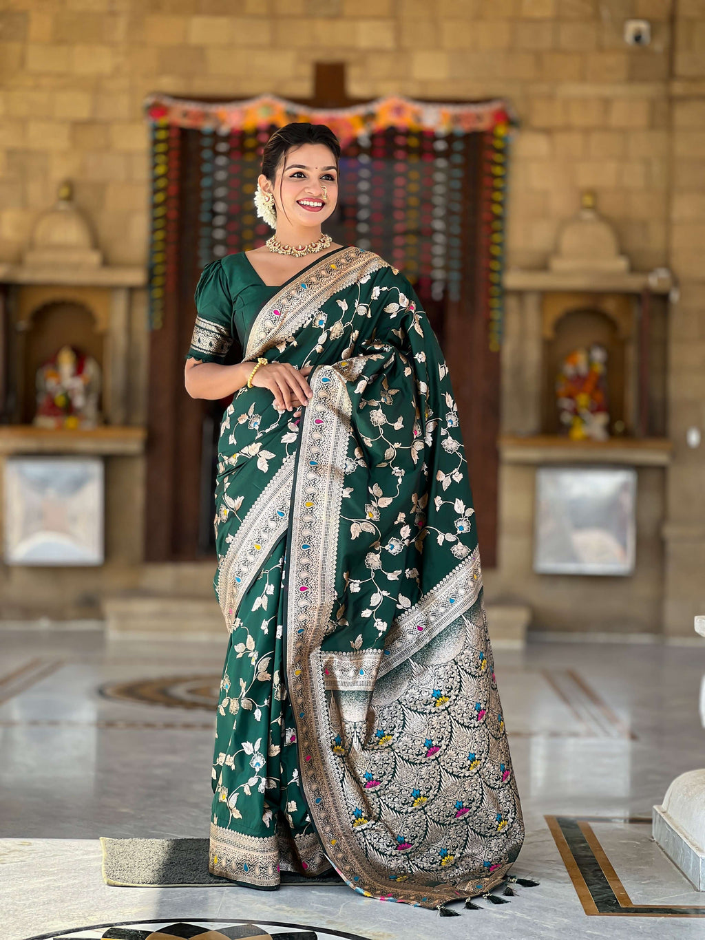 Vedant Vastram Soft Litchi Silk Banarasi Silk Jacquard Saree - Green