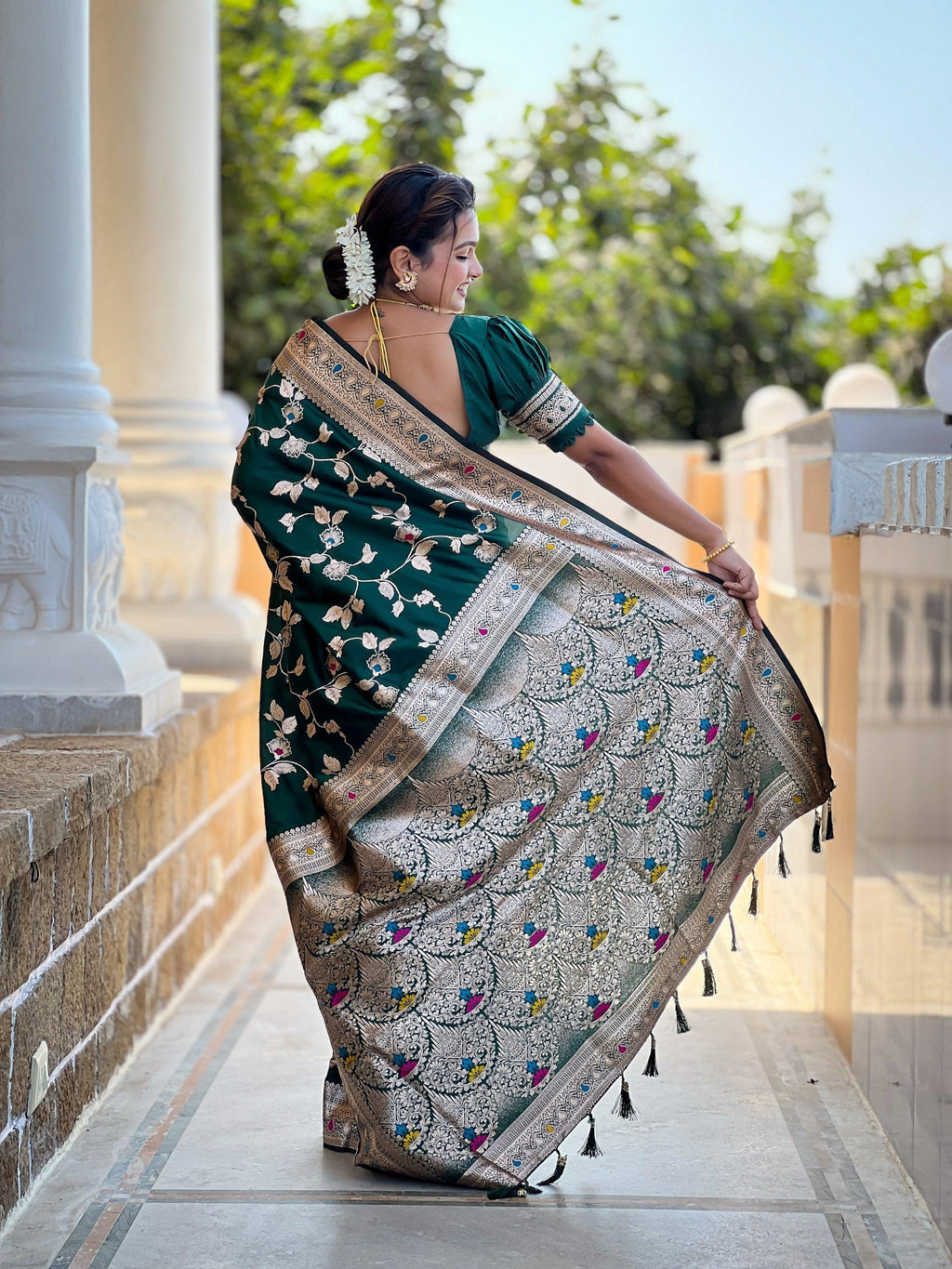Vedant Vastram Soft Litchi Silk Banarasi Silk Jacquard Saree - Green