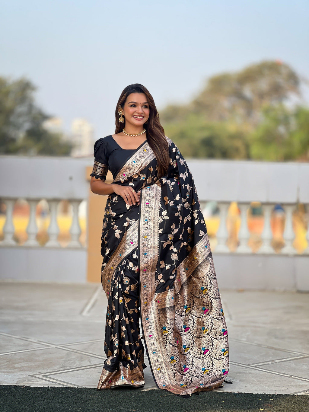 Vedant Vastram Soft Litchi Silk Banarasi Silk Jacquard Saree - Black