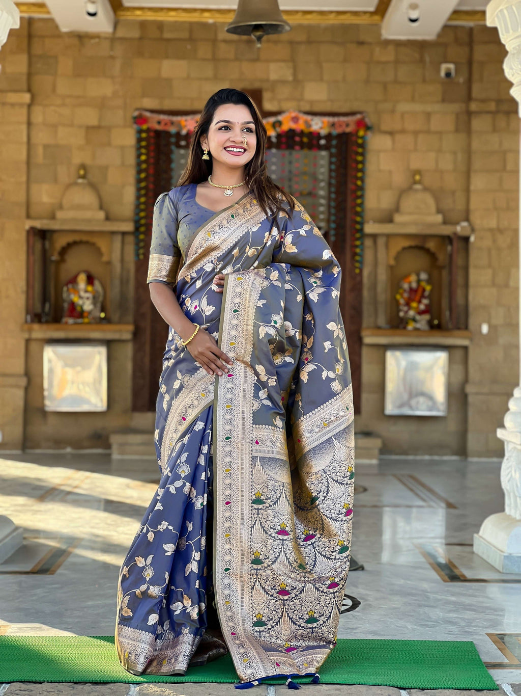 Vedant Vastram Soft Litchi Silk Banarasi Silk Jacquard Saree - Grey