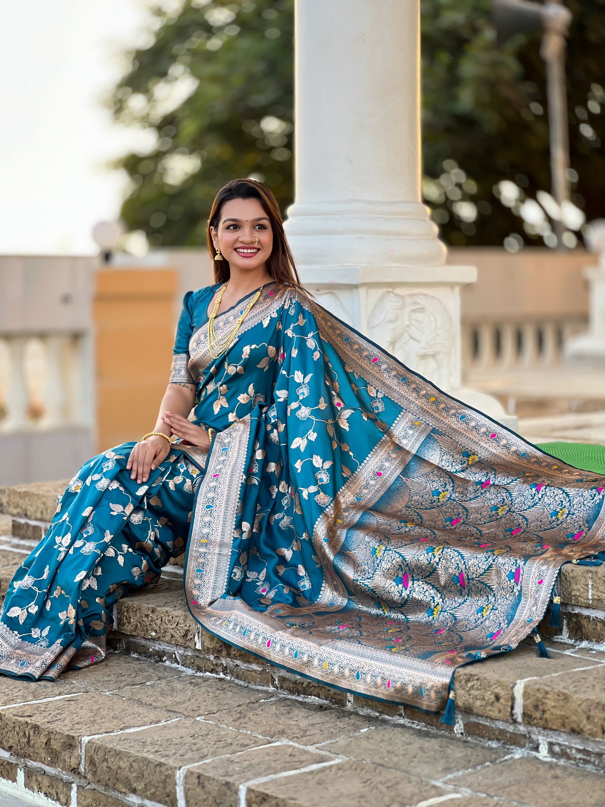 Vedant Vastram Soft Litchi Silk Banarasi Silk Jacquard Saree - Morpich