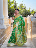 Vedant Vastram Soft Litchi Silk Banarasi Silk Jacquard Saree - Parrot