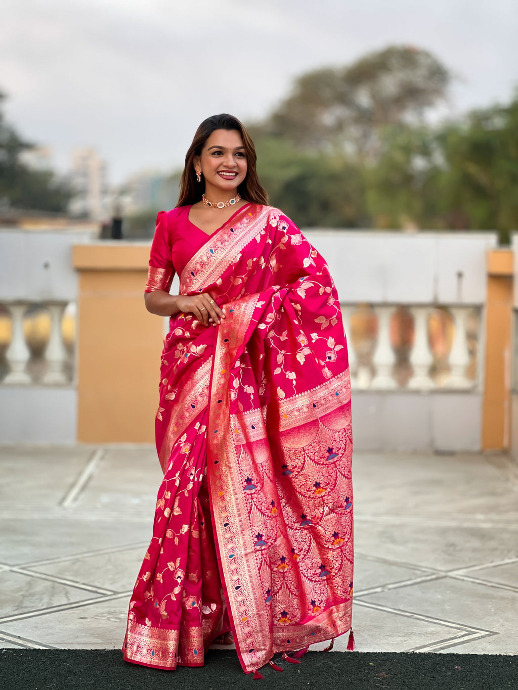 Vedant Vastram Soft Litchi Silk Banarasi Silk Jacquard Saree - Rani