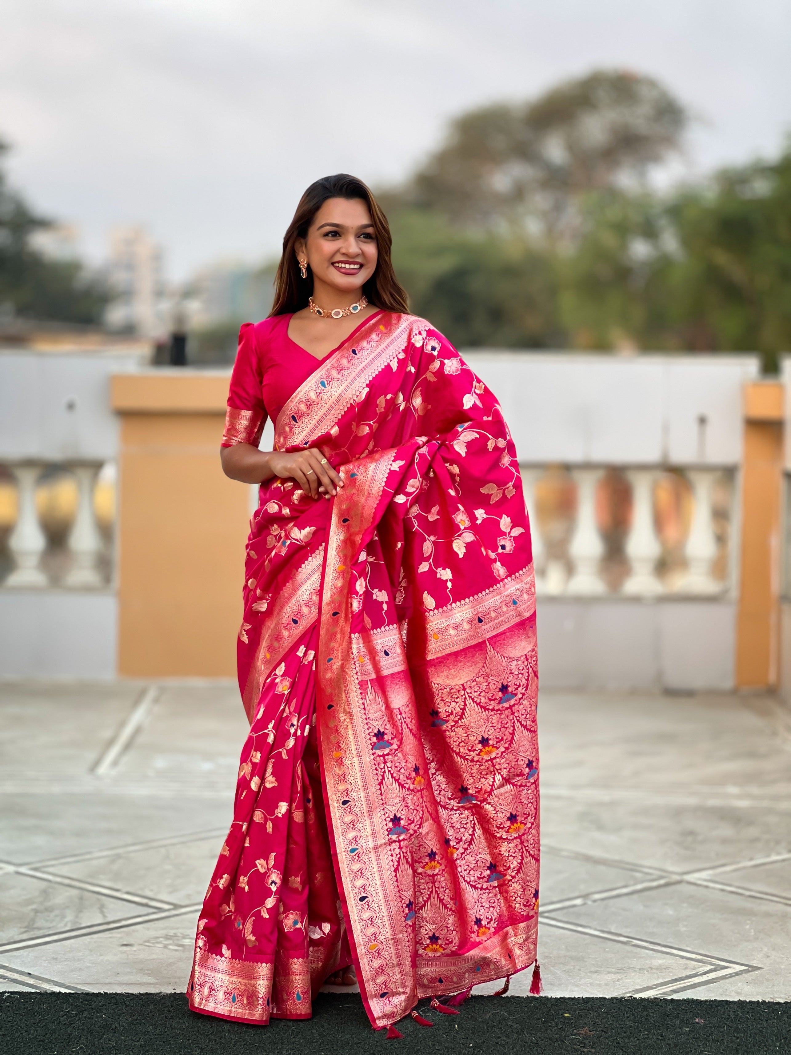 Vedant Vastram Soft Litchi Silk Banarasi Silk Jacquard Saree - Rani