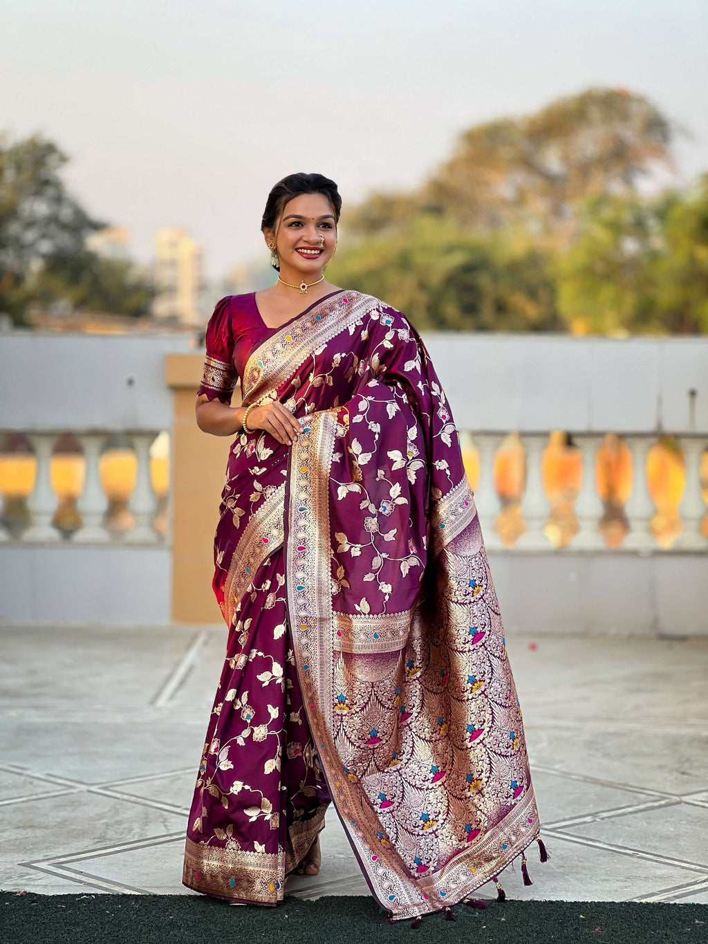 Vedant Vastram Soft Litchi Silk Banarasi Silk Jacquard Saree - Wine