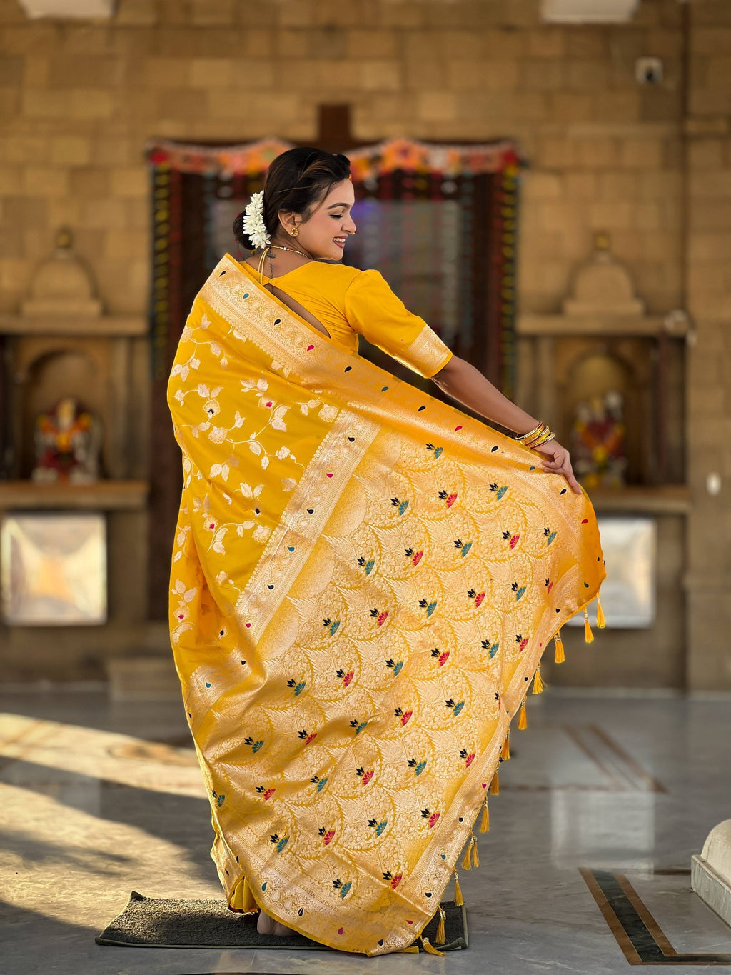 Vedant Vastram Soft Litchi Silk Banarasi Silk Jacquard Saree - Yellow