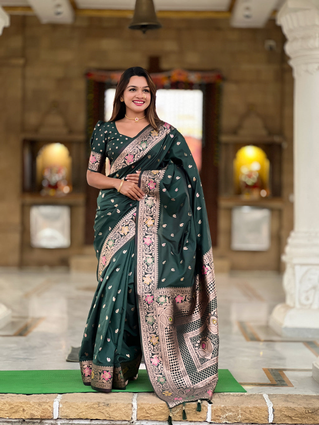 Vedant Vastram Soft Litchi Silk Banarasi Silk Jacquard Saree - Green
