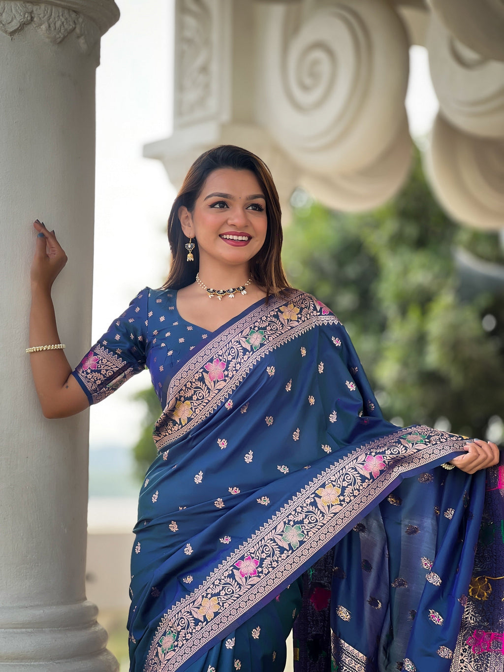 Vedant Vastram Soft Litchi Silk Banarasi Silk Jacquard Saree - Morpich