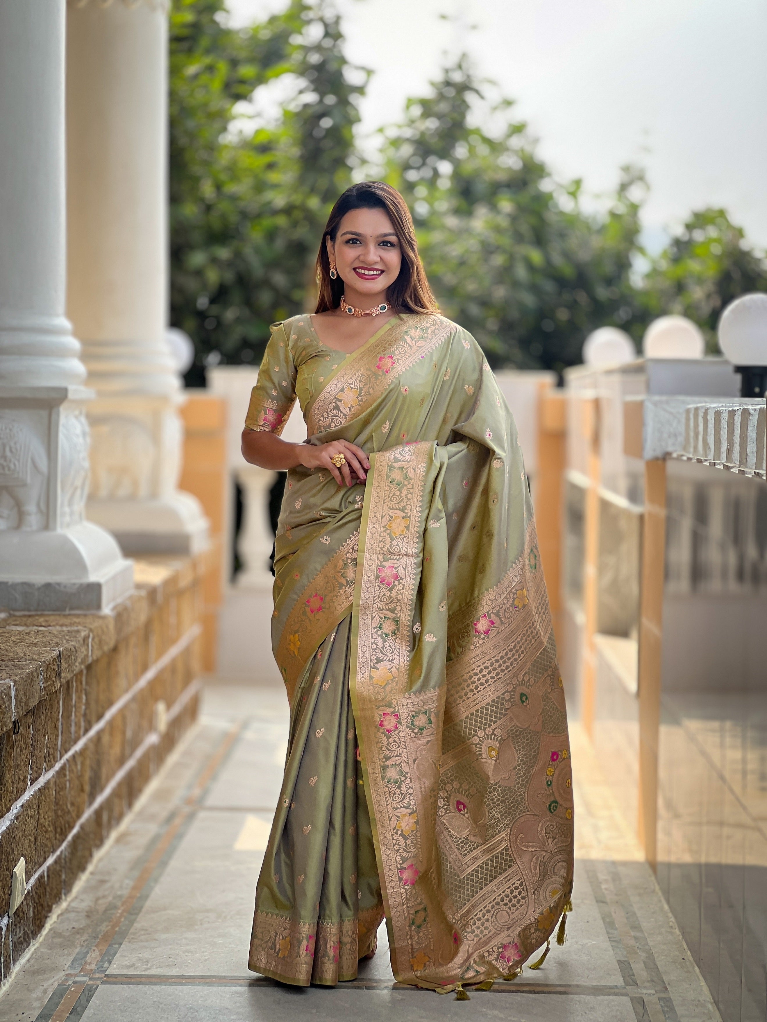 Vedant Vastram Soft Litchi Silk Banarasi Silk Jacquard Saree - Pista