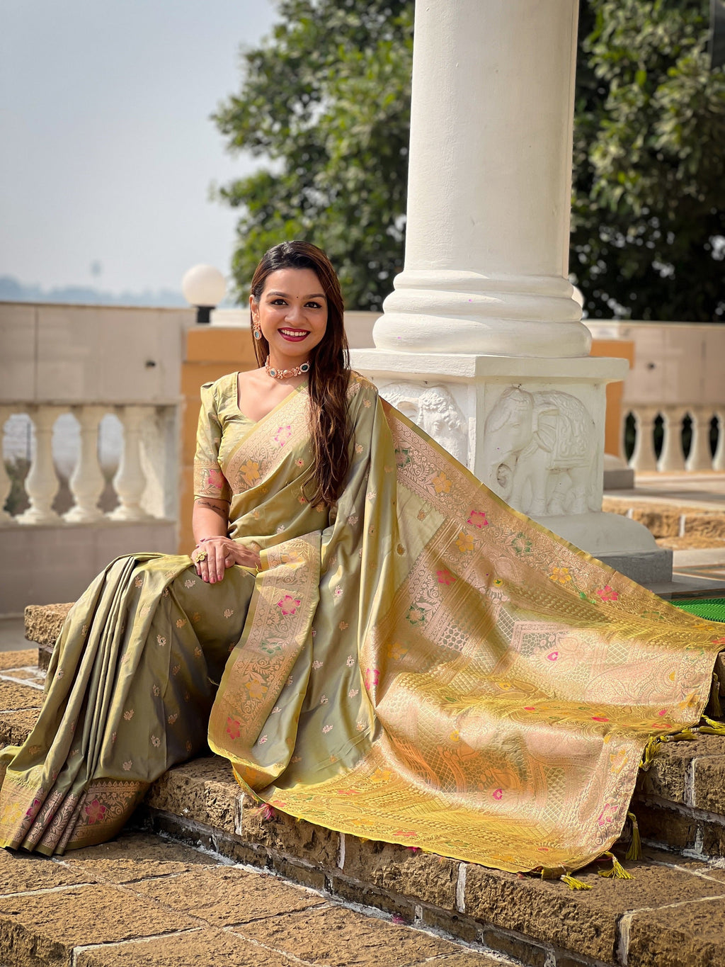 Vedant Vastram Soft Litchi Silk Banarasi Silk Jacquard Saree - Pista