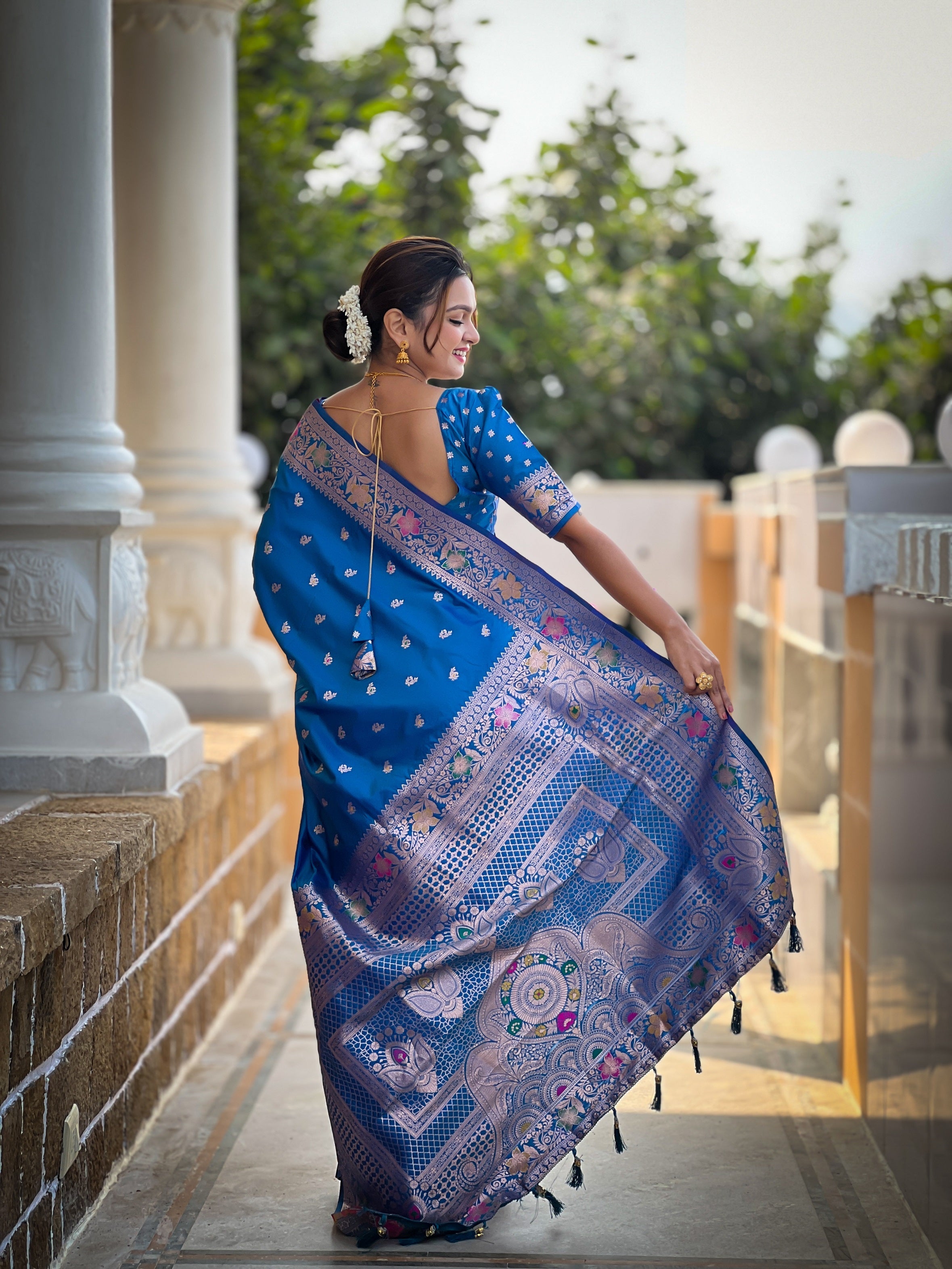 Vedant Vastram Soft Litchi Silk Banarasi Silk Jacquard Saree - Skyblue