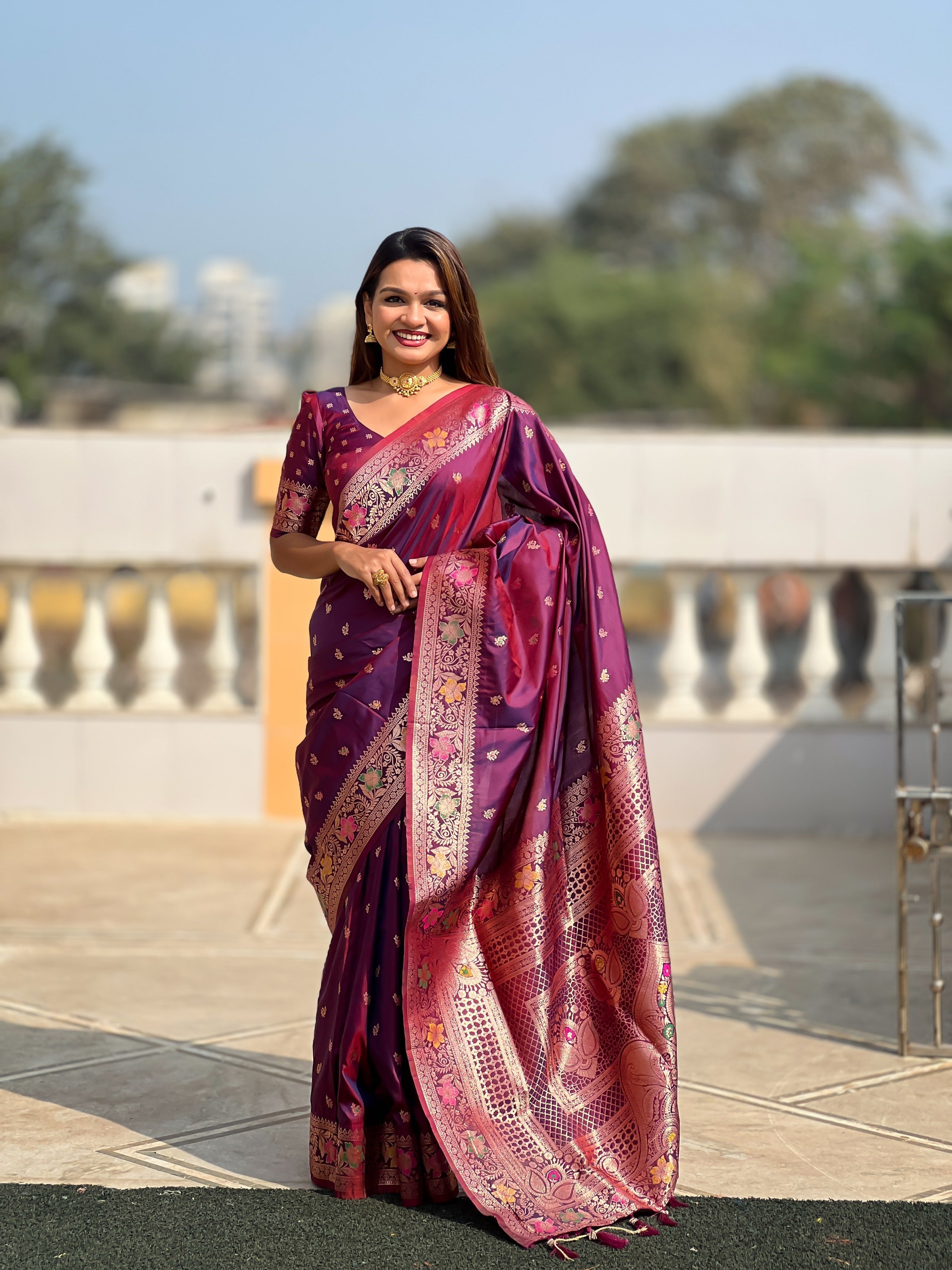 Vedant Vastram Soft Litchi Silk Banarasi Silk Jacquard Saree - Wine