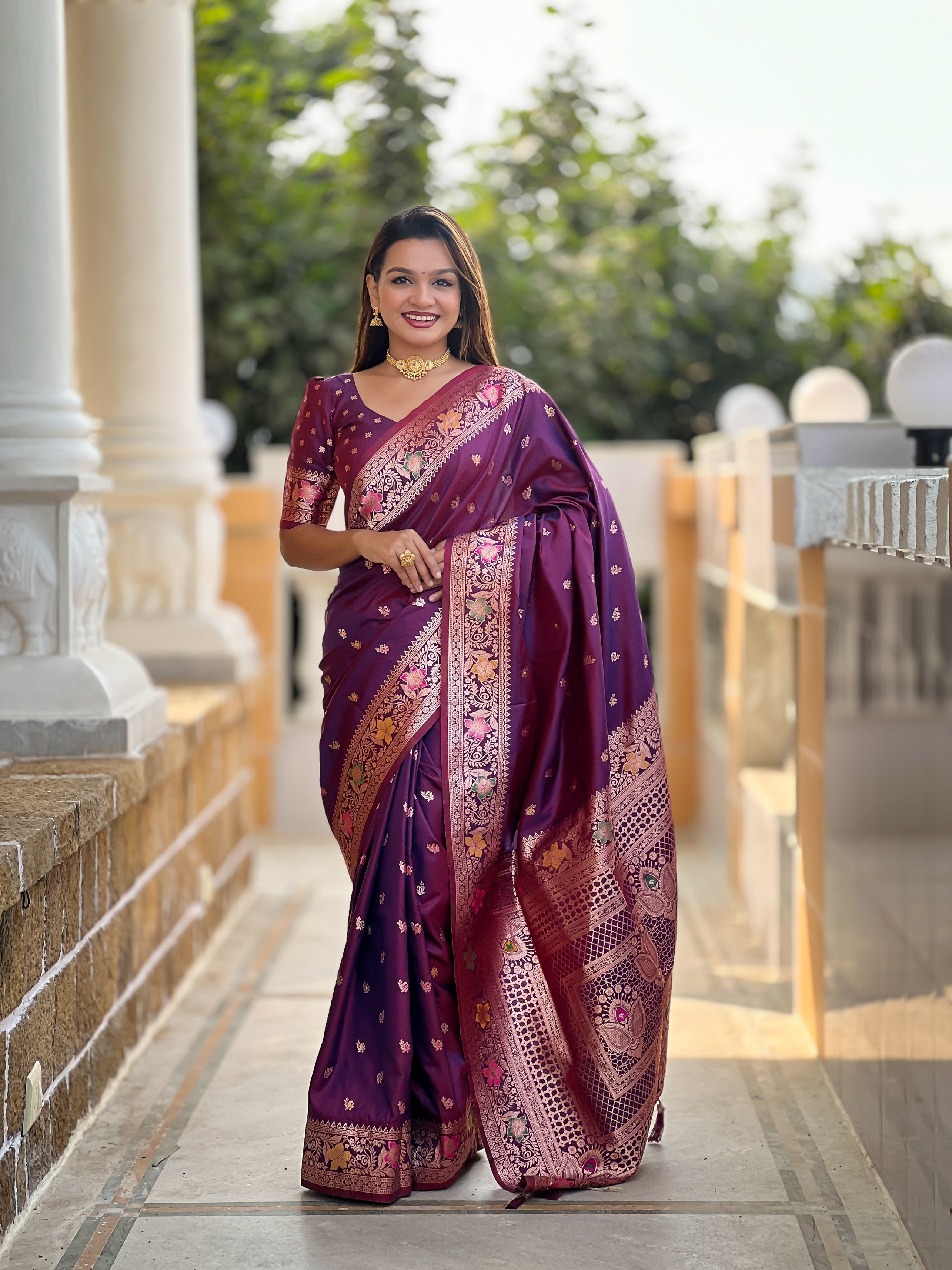 Vedant Vastram Soft Litchi Silk Banarasi Silk Jacquard Saree - Wine